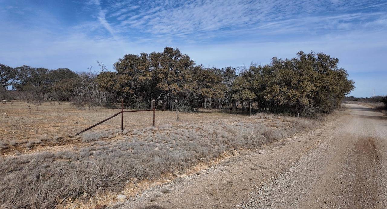 CR 434, Rochelle, TX 76872