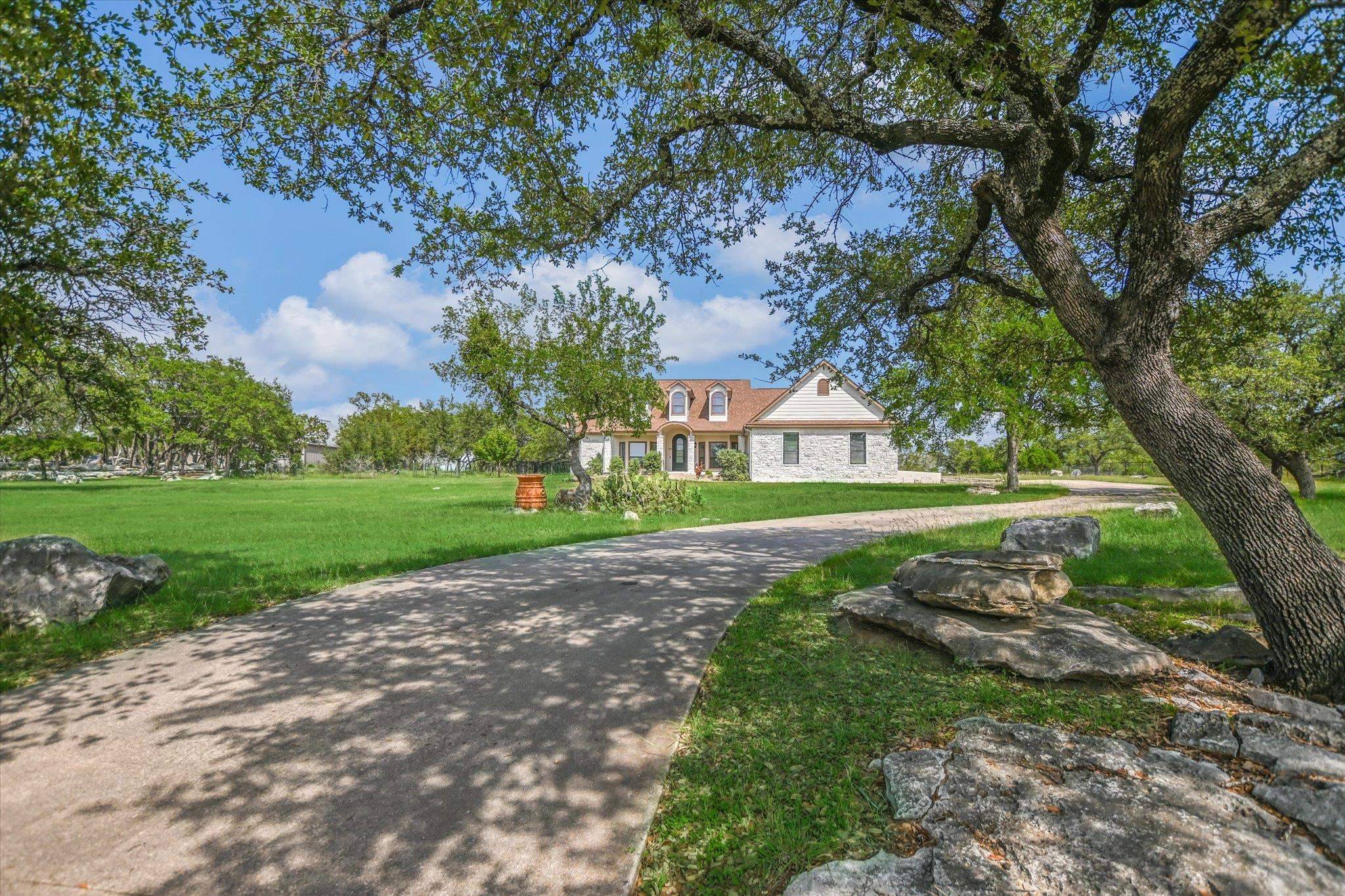 505 Vista View TRL, Spicewood, TX 78669