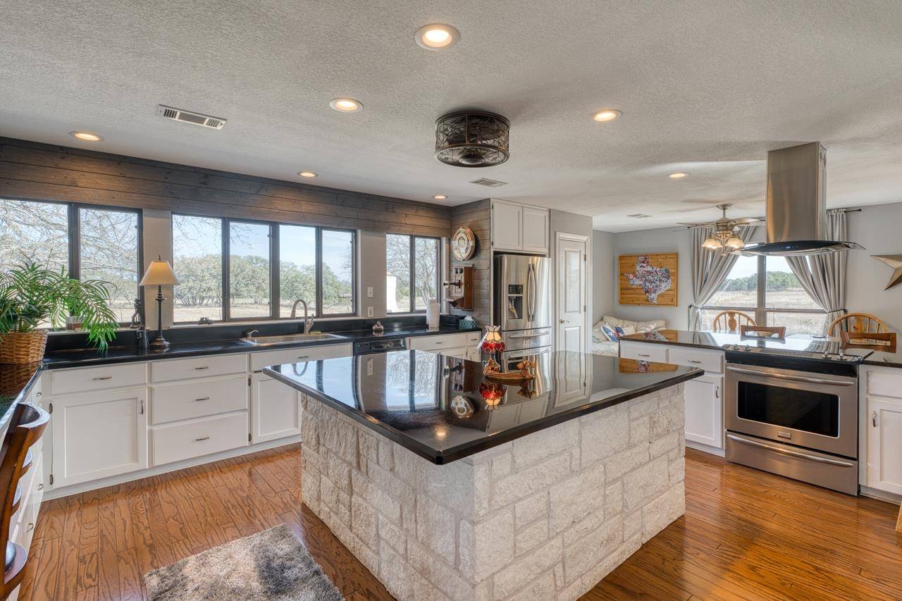 926 CR 201, Burnet, TX 78611