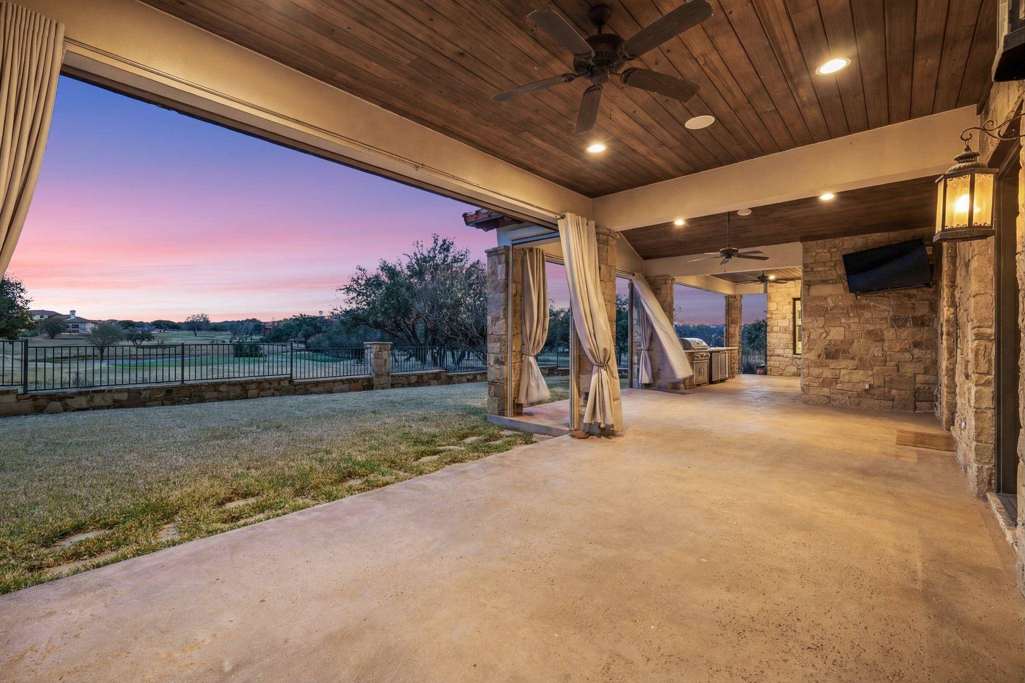 444 La Serena LOOP, Horseshoe Bay, TX 78657