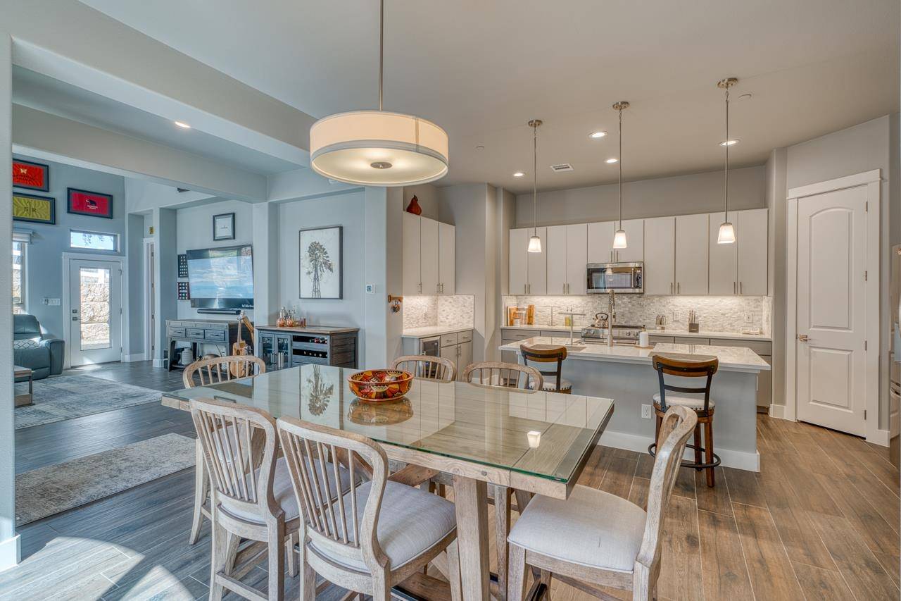 300 Tuscan Dr, Horseshoe Bay, TX 78657