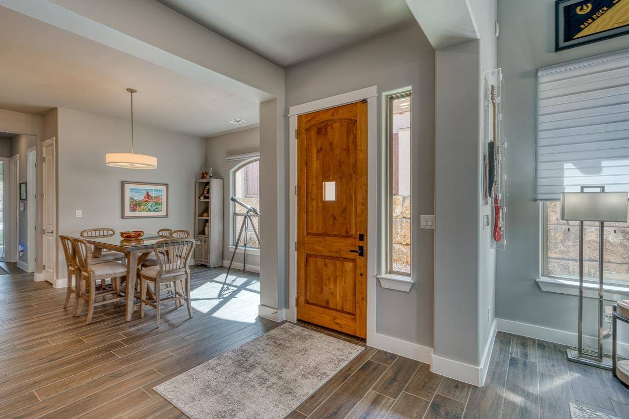 300 Tuscan Dr, Horseshoe Bay, TX 78657