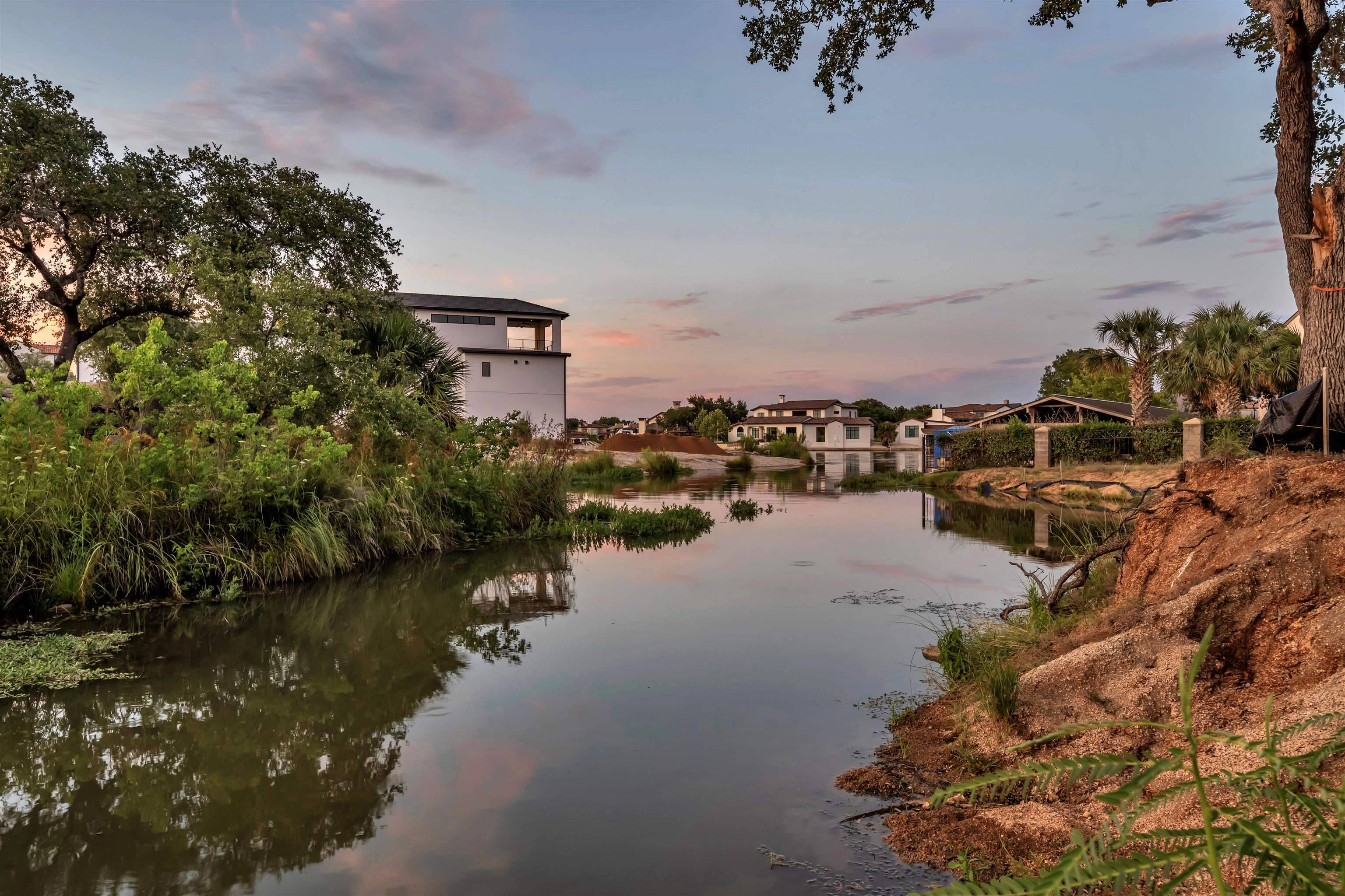 108 Moon Isle, Horseshoe Bay, TX 78657-0000