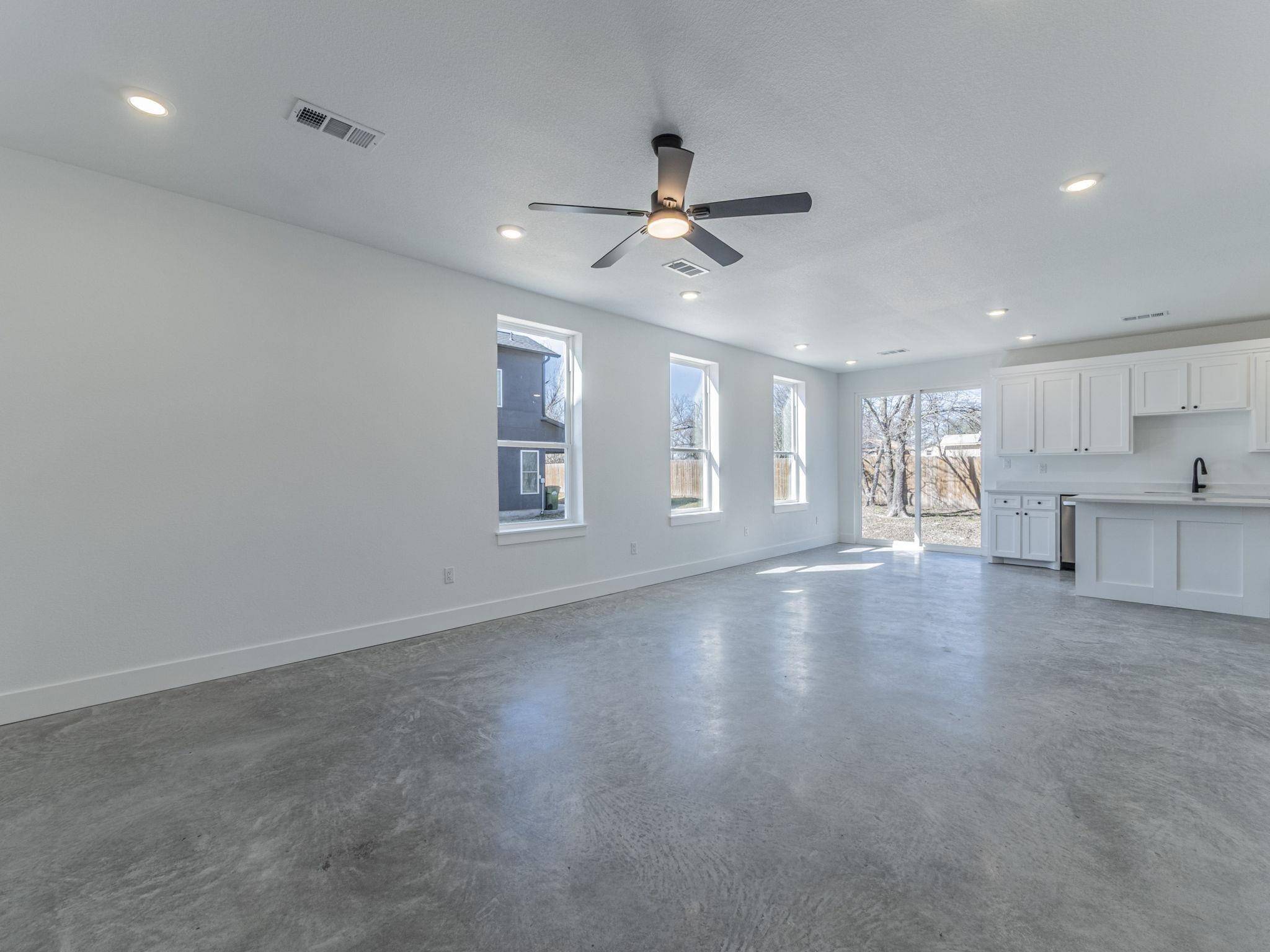 1010 E Marble ST, Burnet, TX 78611