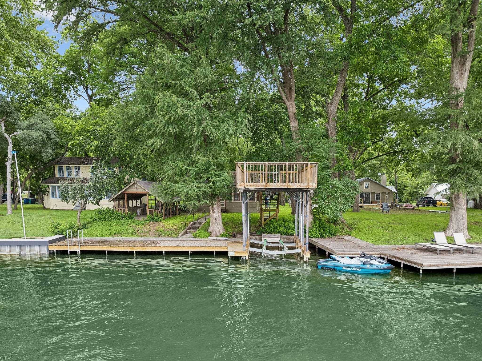 1307 Terminal Loop RD, Mcqueeney, TX 78123
