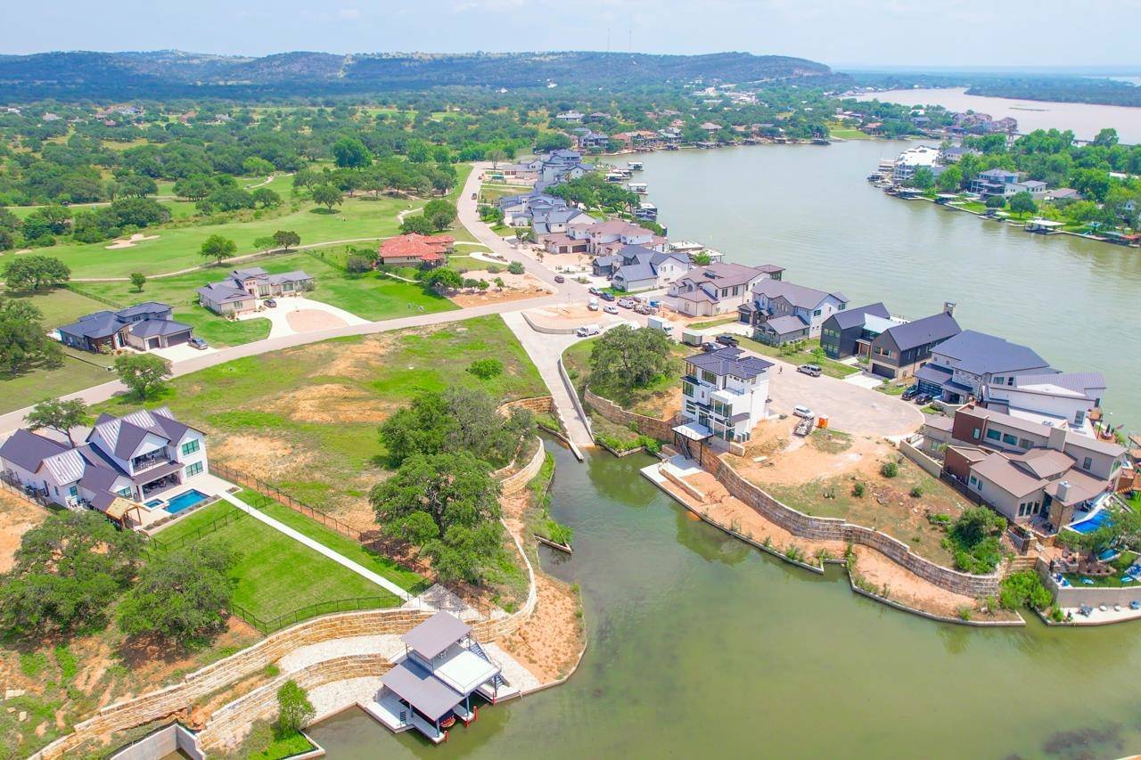 11 LEGENDARY ESTATES DR, Kingsland, TX 78639