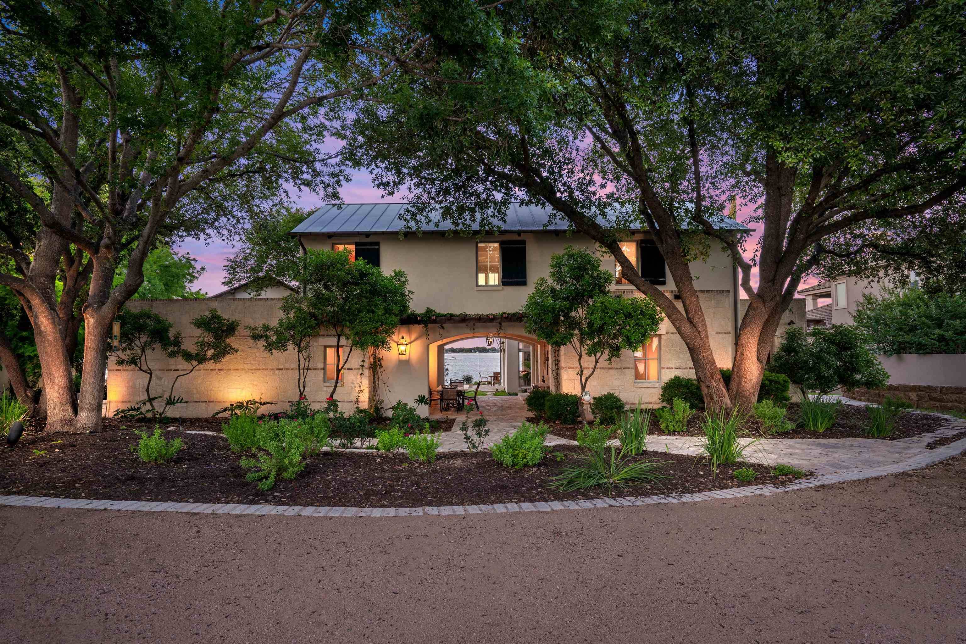 110 Applehead Island DR, Horseshoe Bay, TX 78657