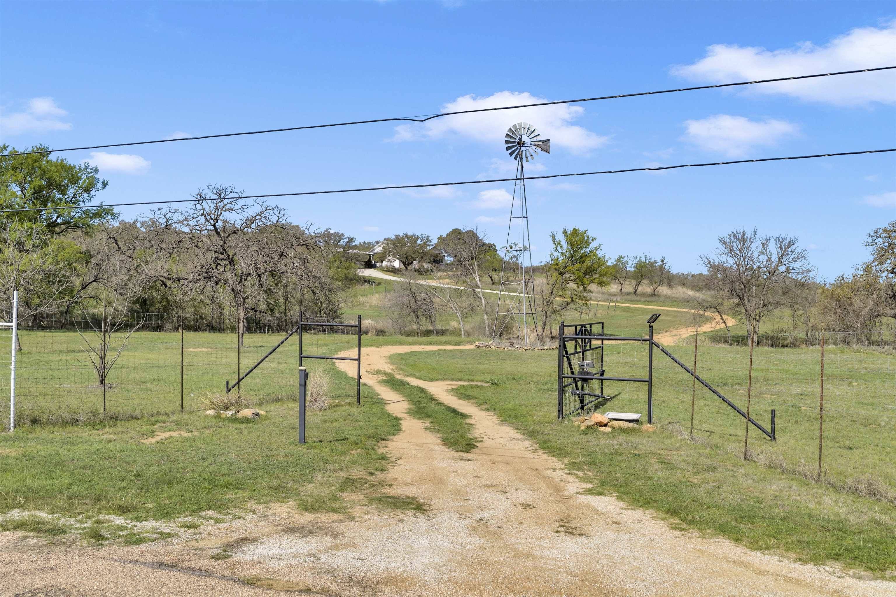 171 CR 117, Llano, TX 78643