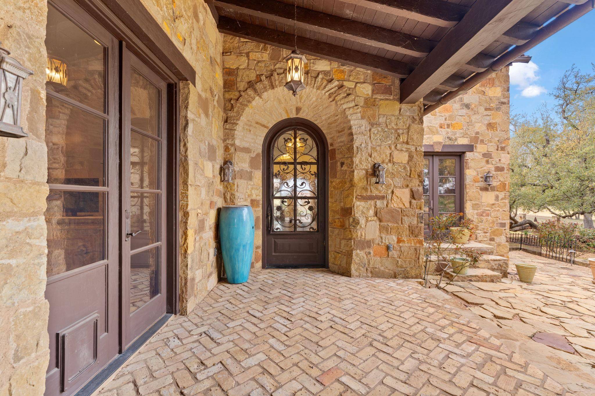 100 Cielo, Horseshoe Bay, TX 78657