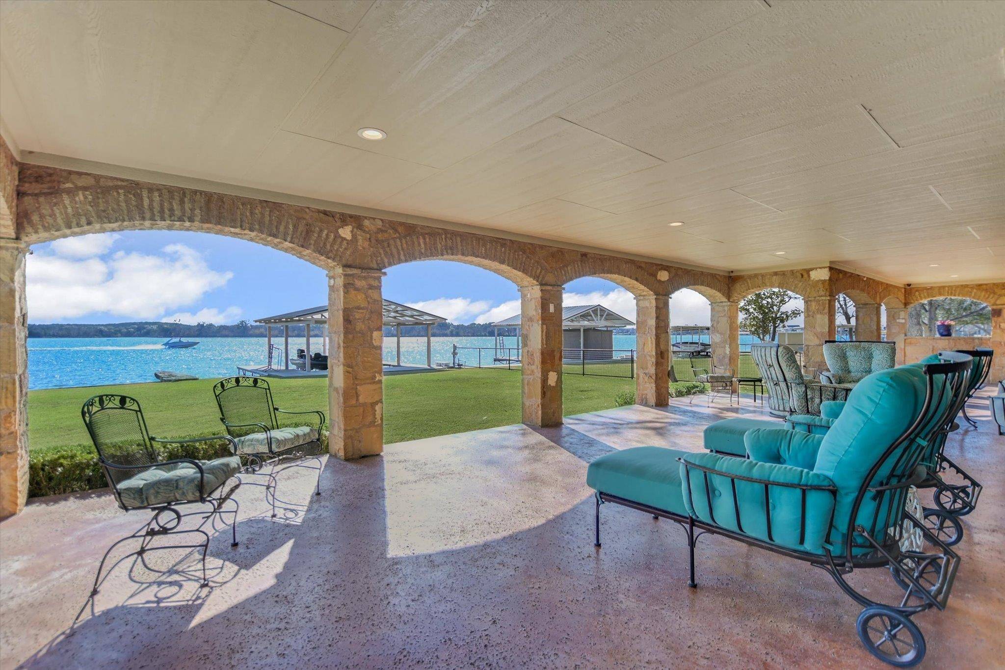 360 Campa Pajama Ln., Kingsland, TX 78639