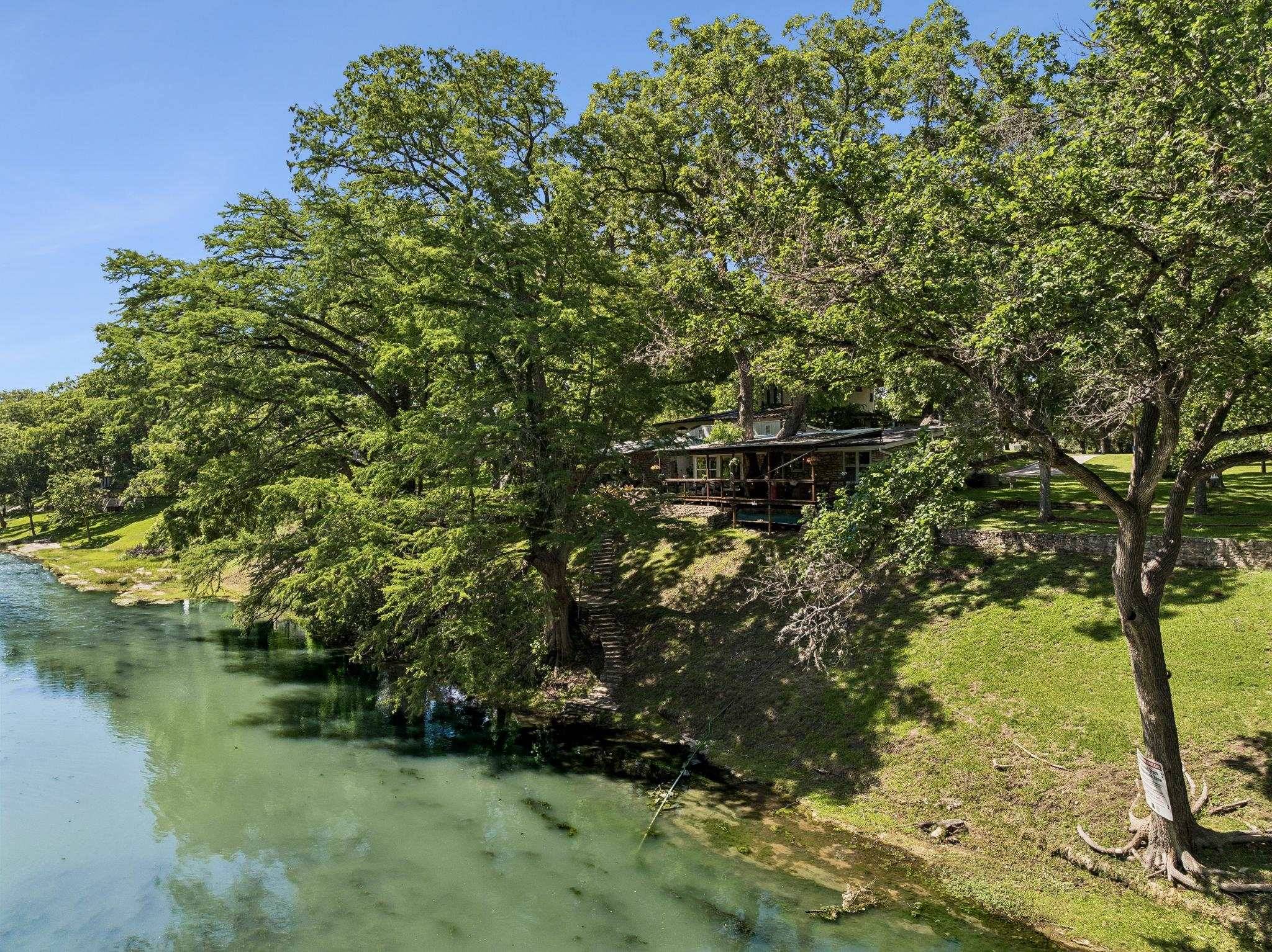 1520 Rocky River RD, Canyon Lake, TX 78133-4112