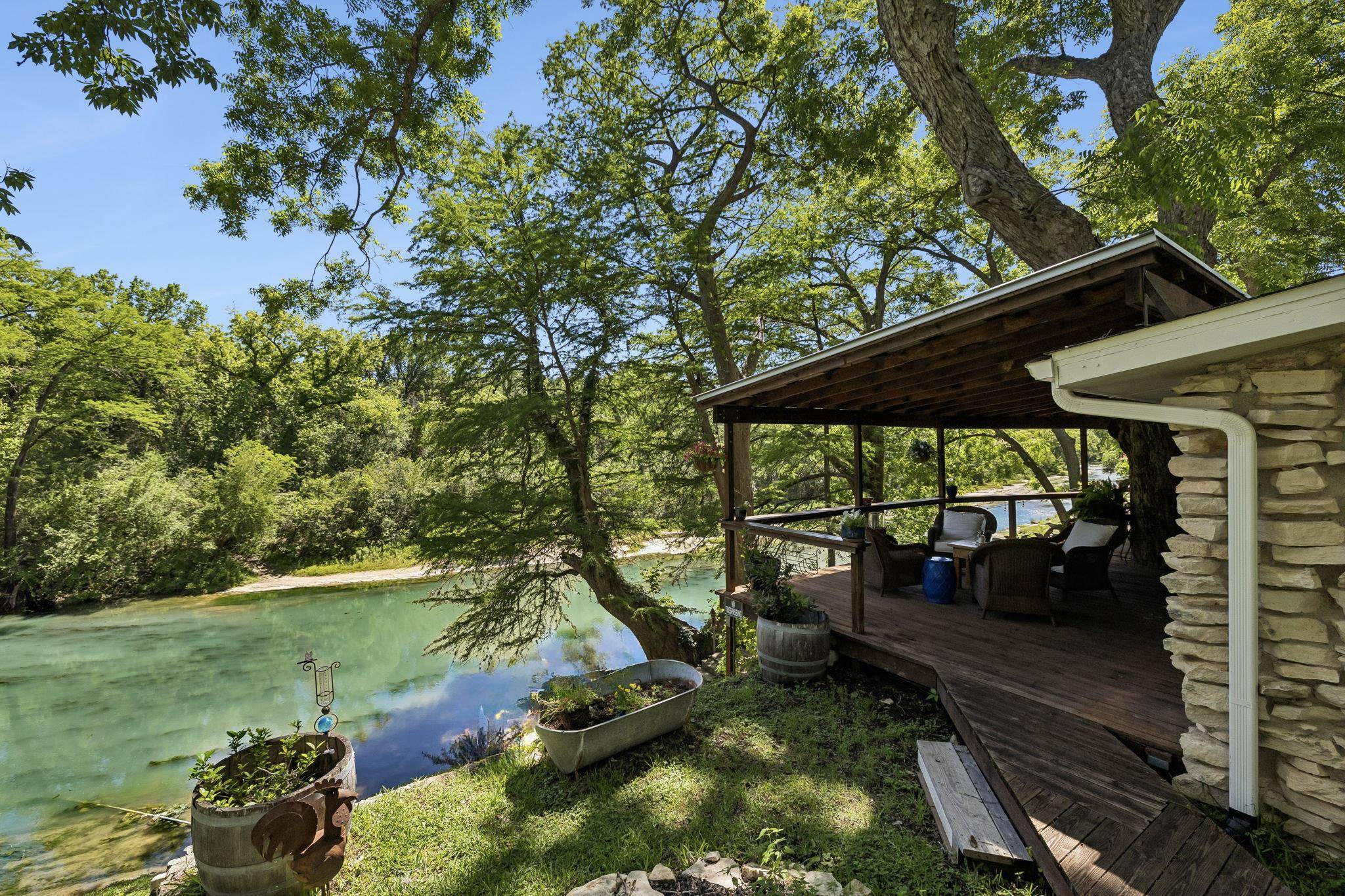1520 Rocky River RD, Canyon Lake, TX 78133-4112