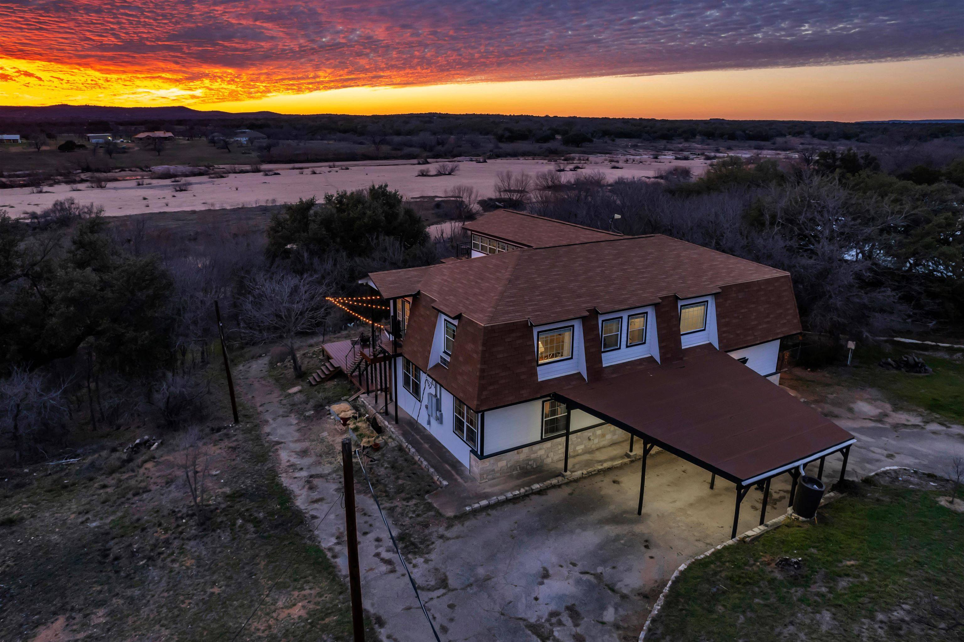 7036 River Oaks DR, Kingsland, TX 78639