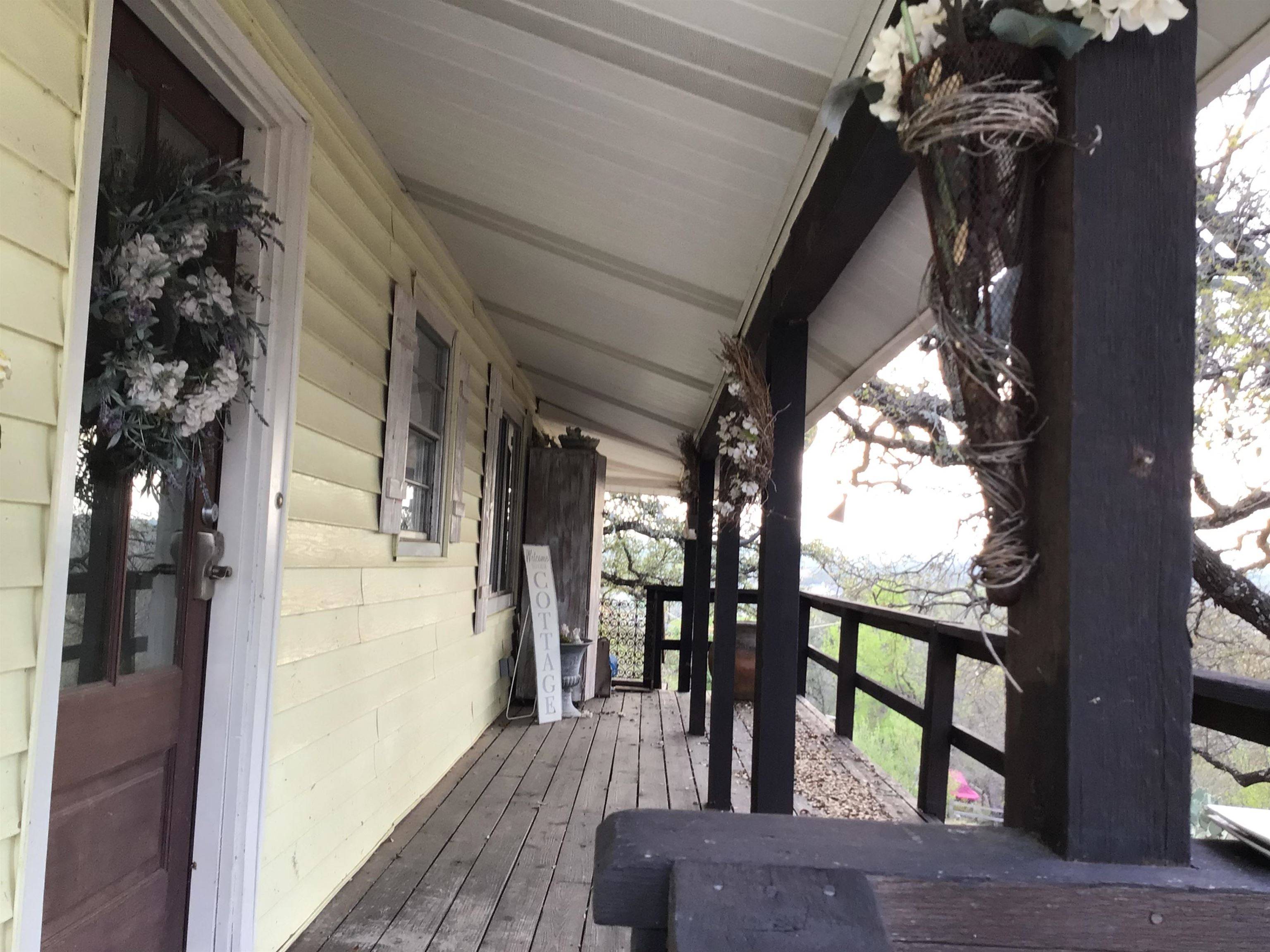 874 Sandy Mountain Dr, Sunrise Beach, TX 78643