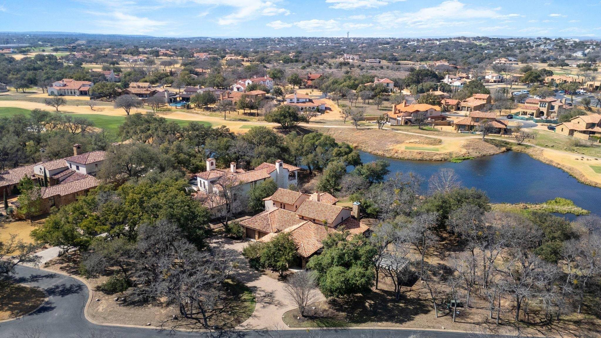 145 La Serena LOOP, Horseshoe Bay, TX 78657