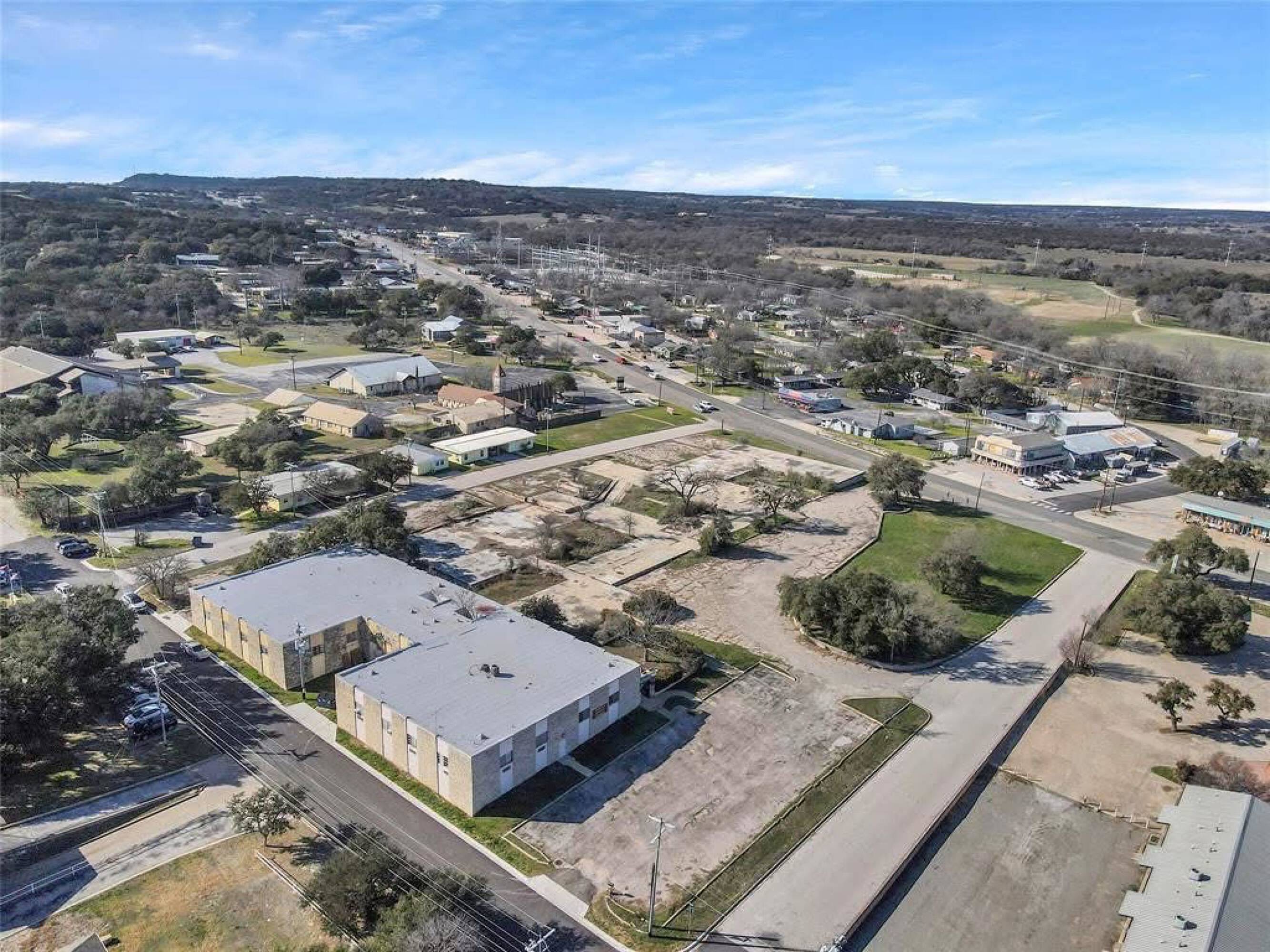 102 Hamilton Creek DR, Burnet, TX 78611