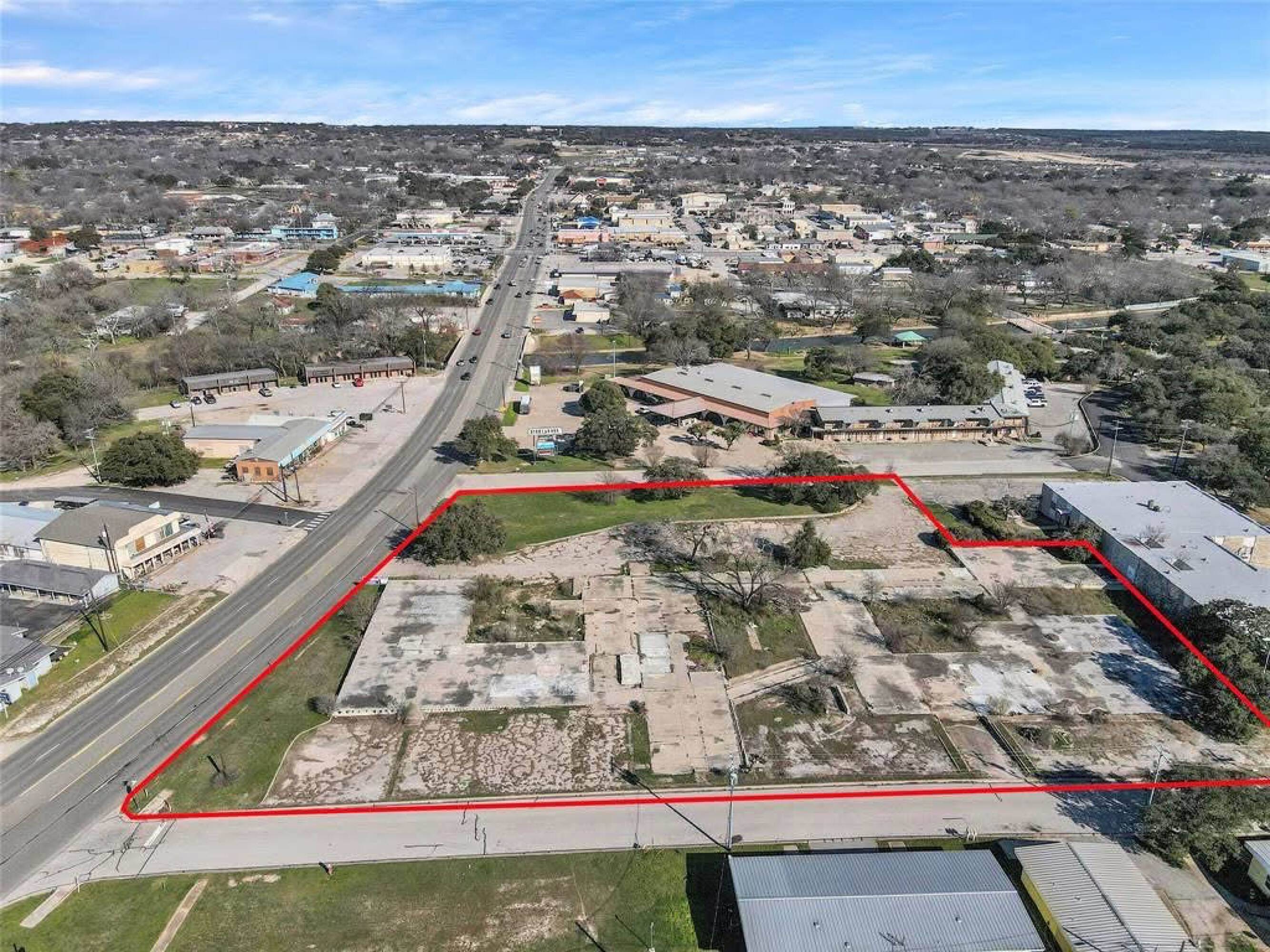 102 Hamilton Creek DR, Burnet, TX 78611