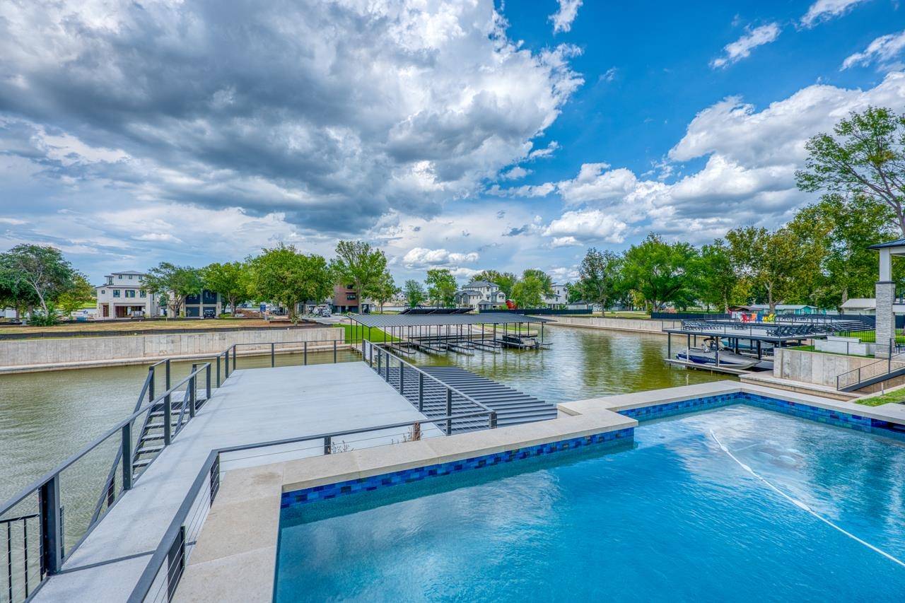320 Lake ST, Kingsland, TX 78639