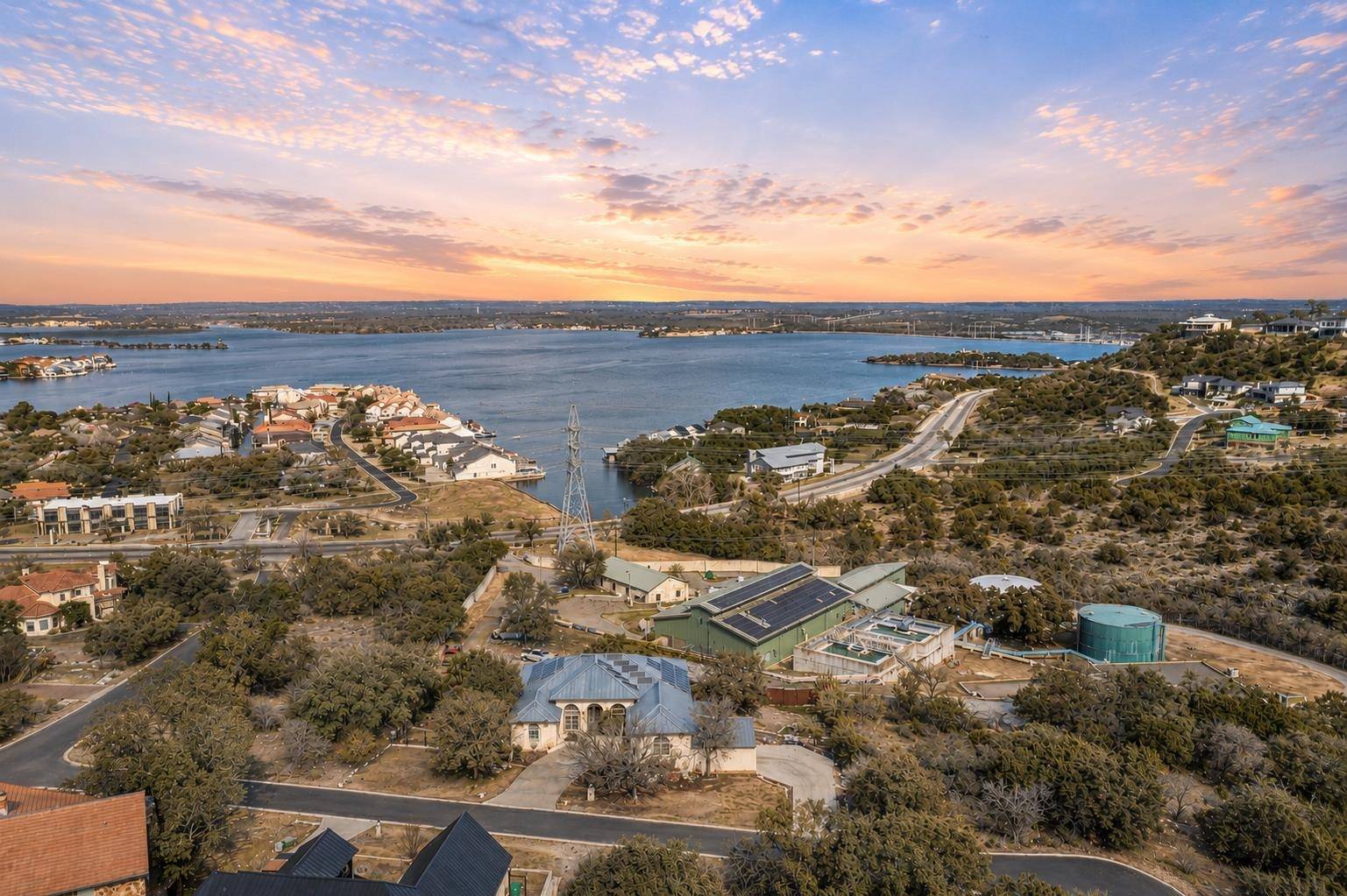 303 Left Ln, Horseshoe Bay, TX 78657