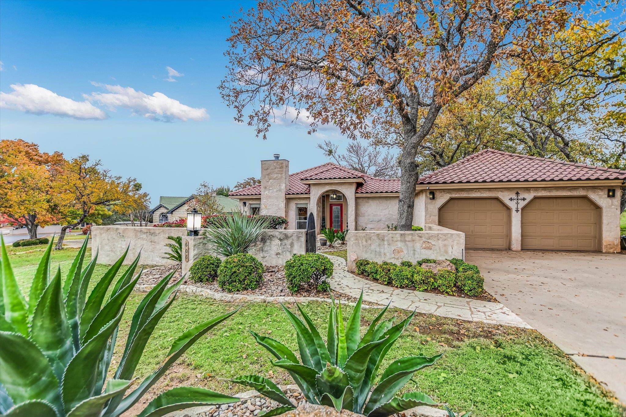 606 Free Rein, Horseshoe Bay, TX 78657