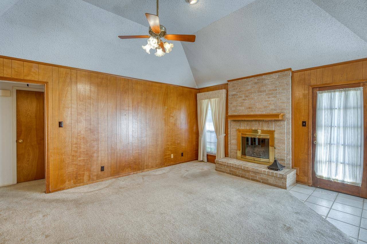 100 Colt, Horseshoe Bay, TX 78657