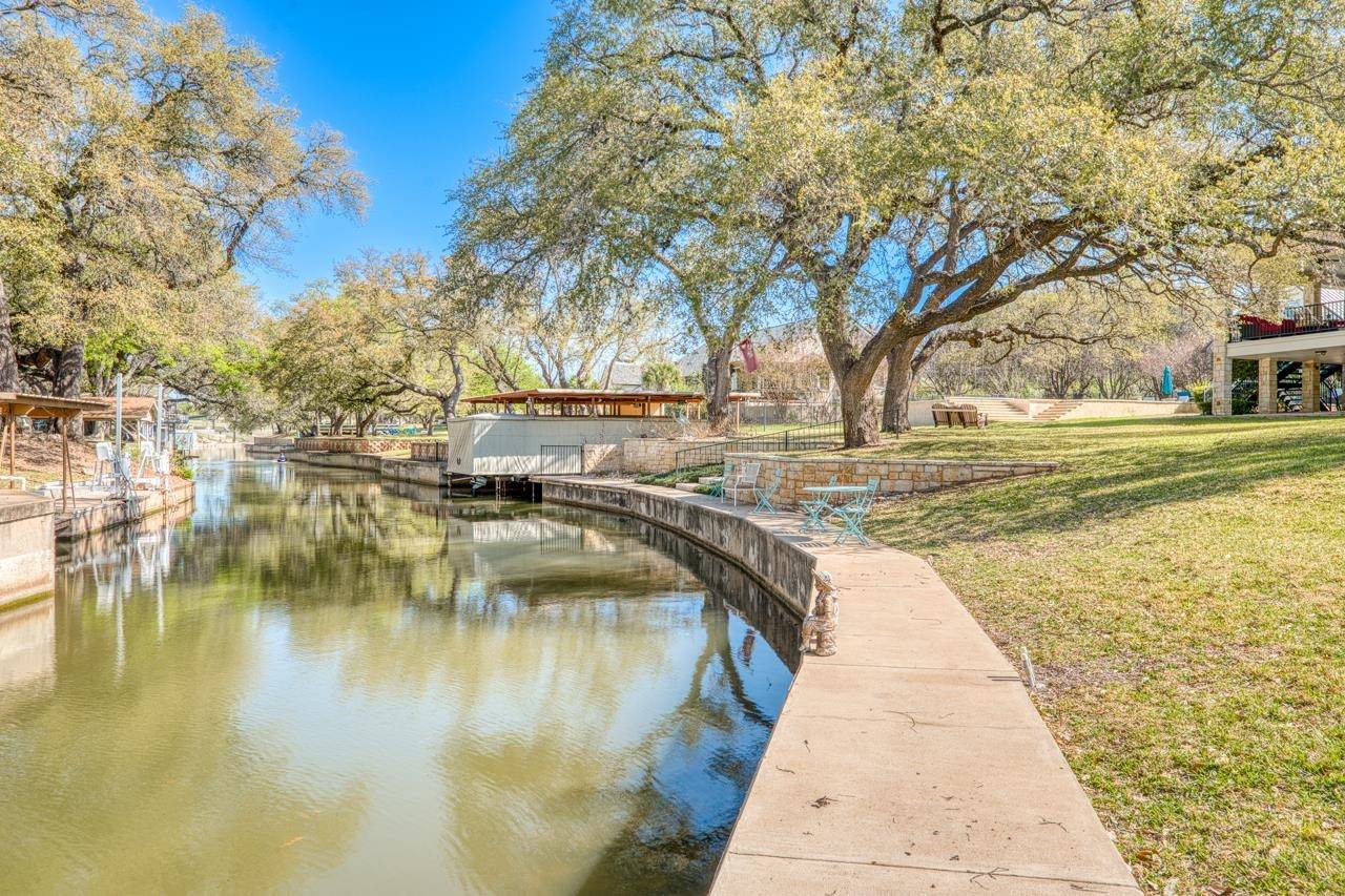 120 Sleepy Oaks Drive, Kingsland, TX 78639