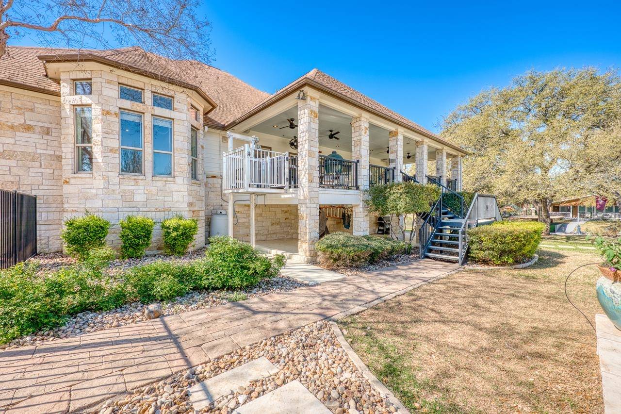 120 Sleepy Oaks Drive, Kingsland, TX 78639
