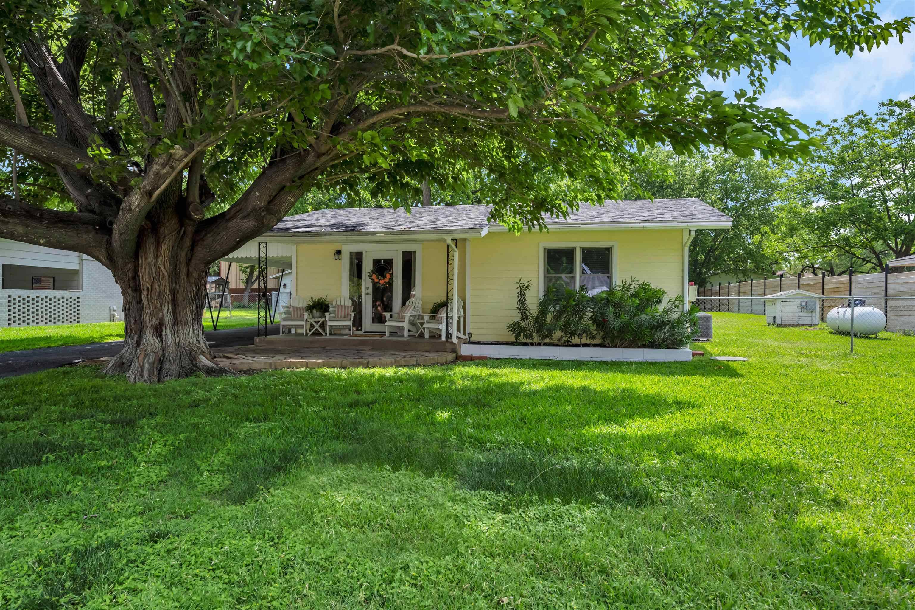 301 Riverside DR, Kingsland, TX 78639