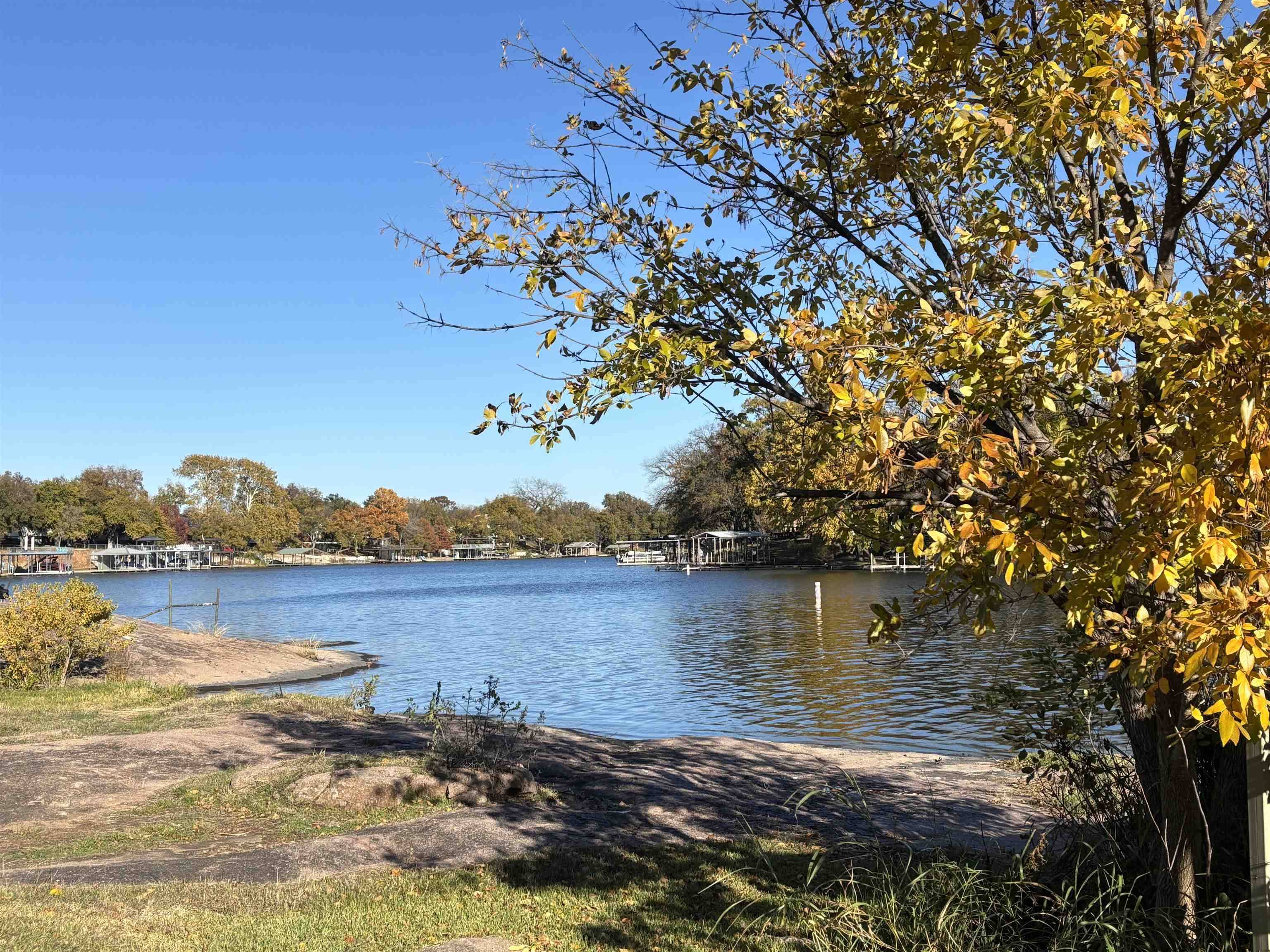 130 Primera CT, Kingsland, TX 78639