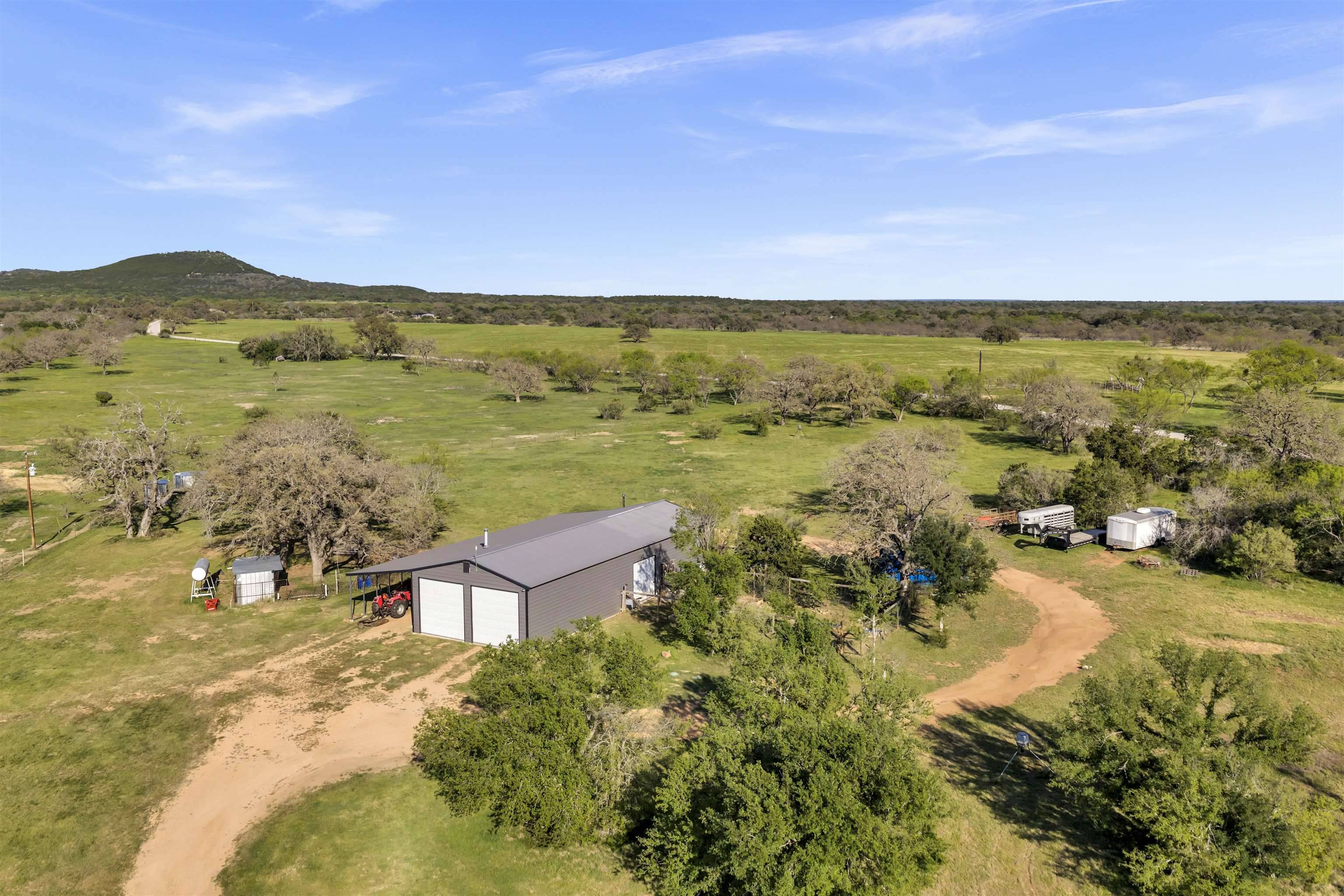 6475 CR 216, Llano, TX 78643