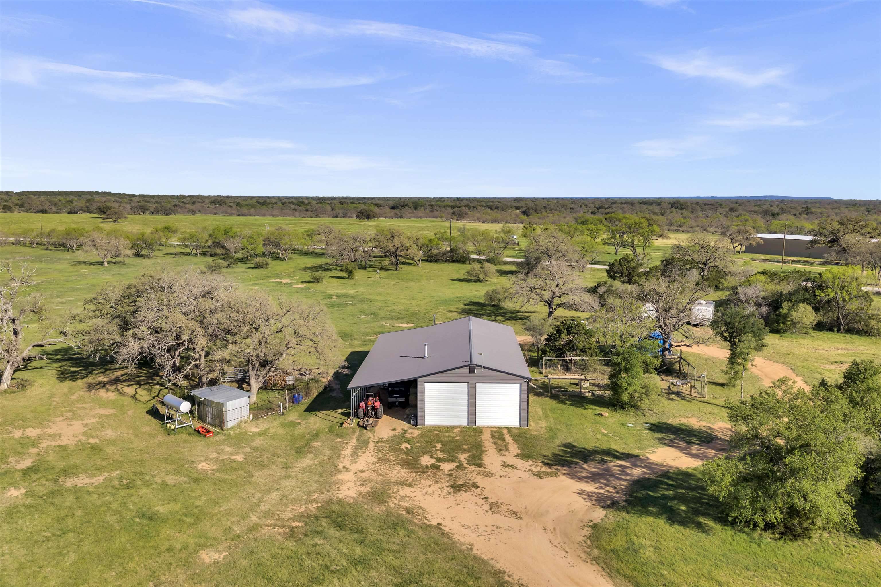 6475 CR 216, Llano, TX 78643