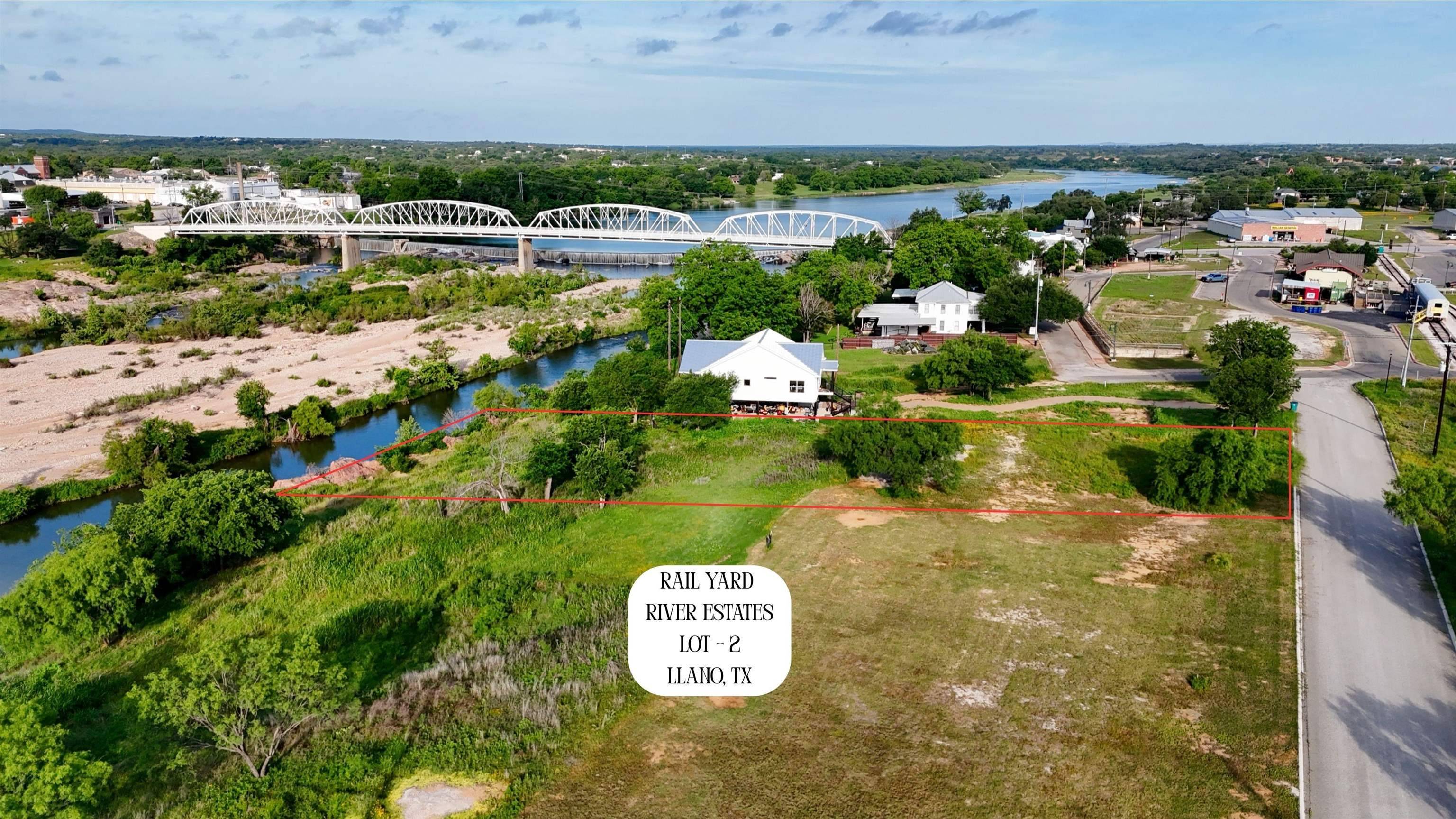 2 Walden Way, Llano, TX 78643