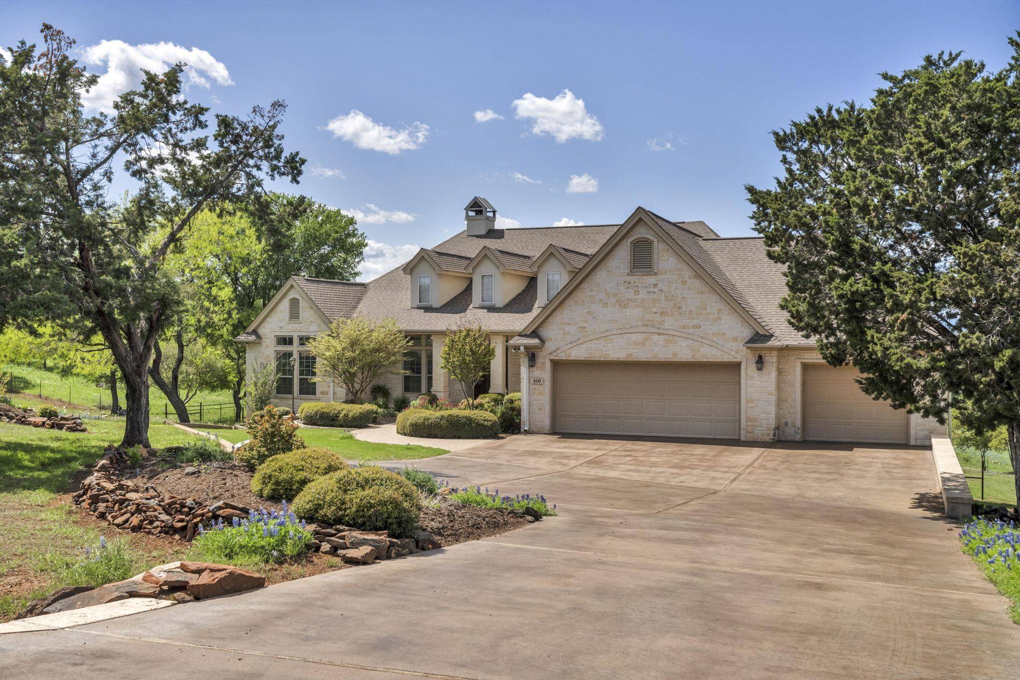 310 The Hills RD, Horseshoe Bay, TX 78657-5601
