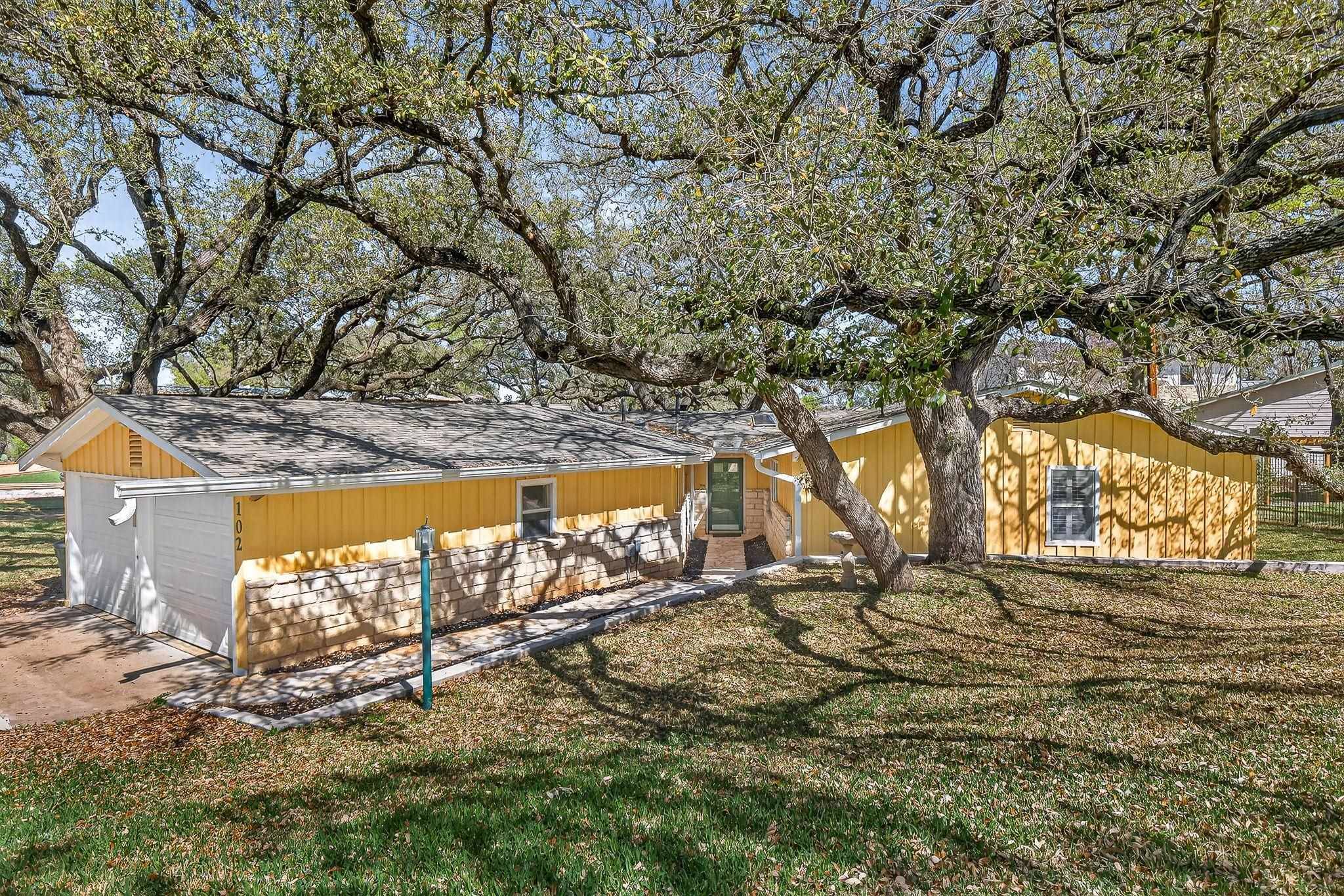 102 Cove Ln, Sunrise Beach, TX 78643