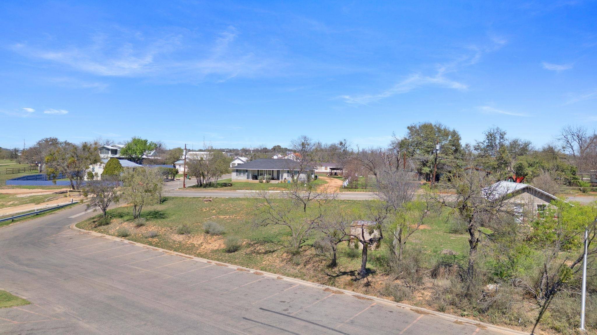 408 W Tarrant St, Llano, TX 78643