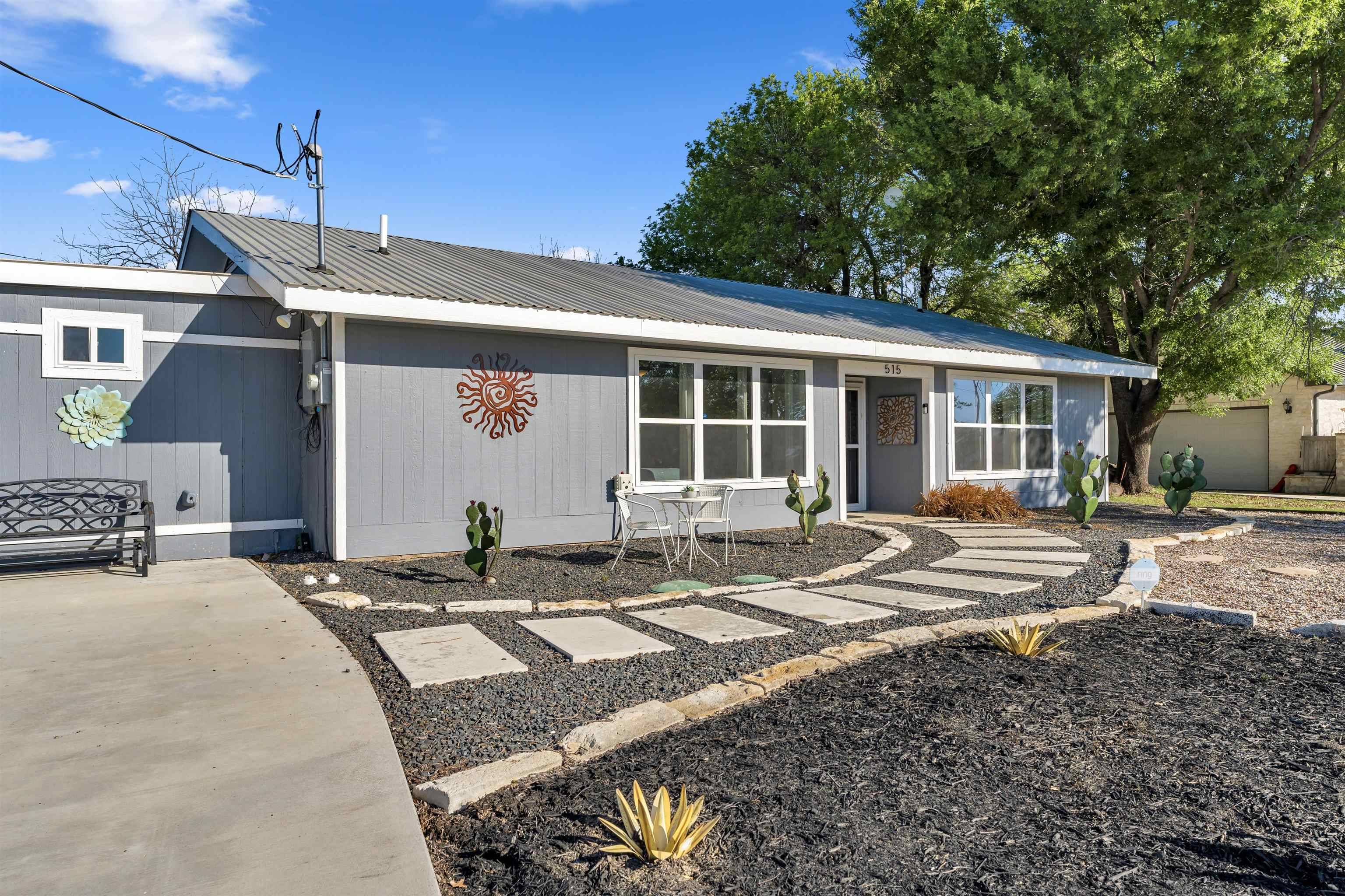 515 E Island DR, Bluffton, TX 78607
