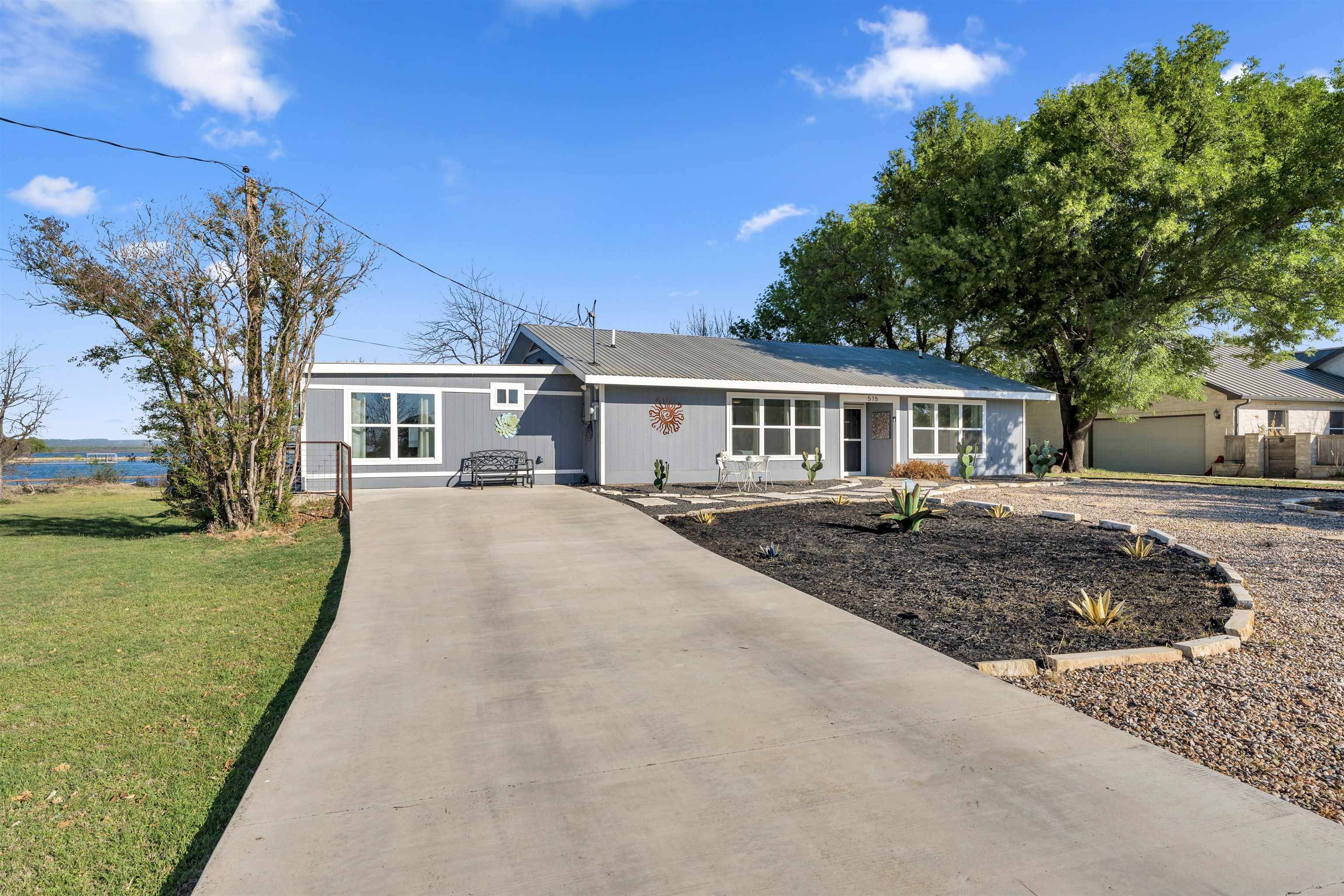 515 E Island DR, Bluffton, TX 78607