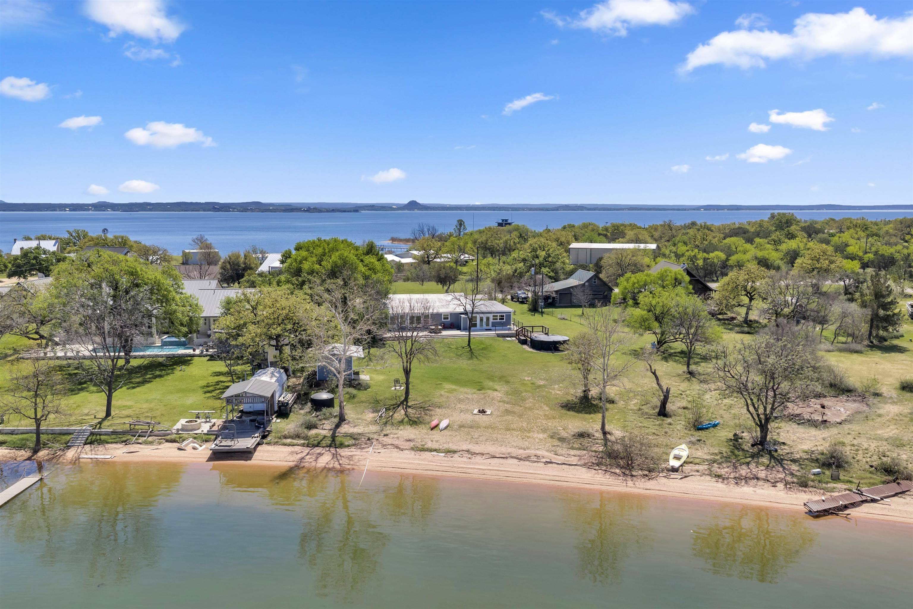515 E Island DR, Bluffton, TX 78607