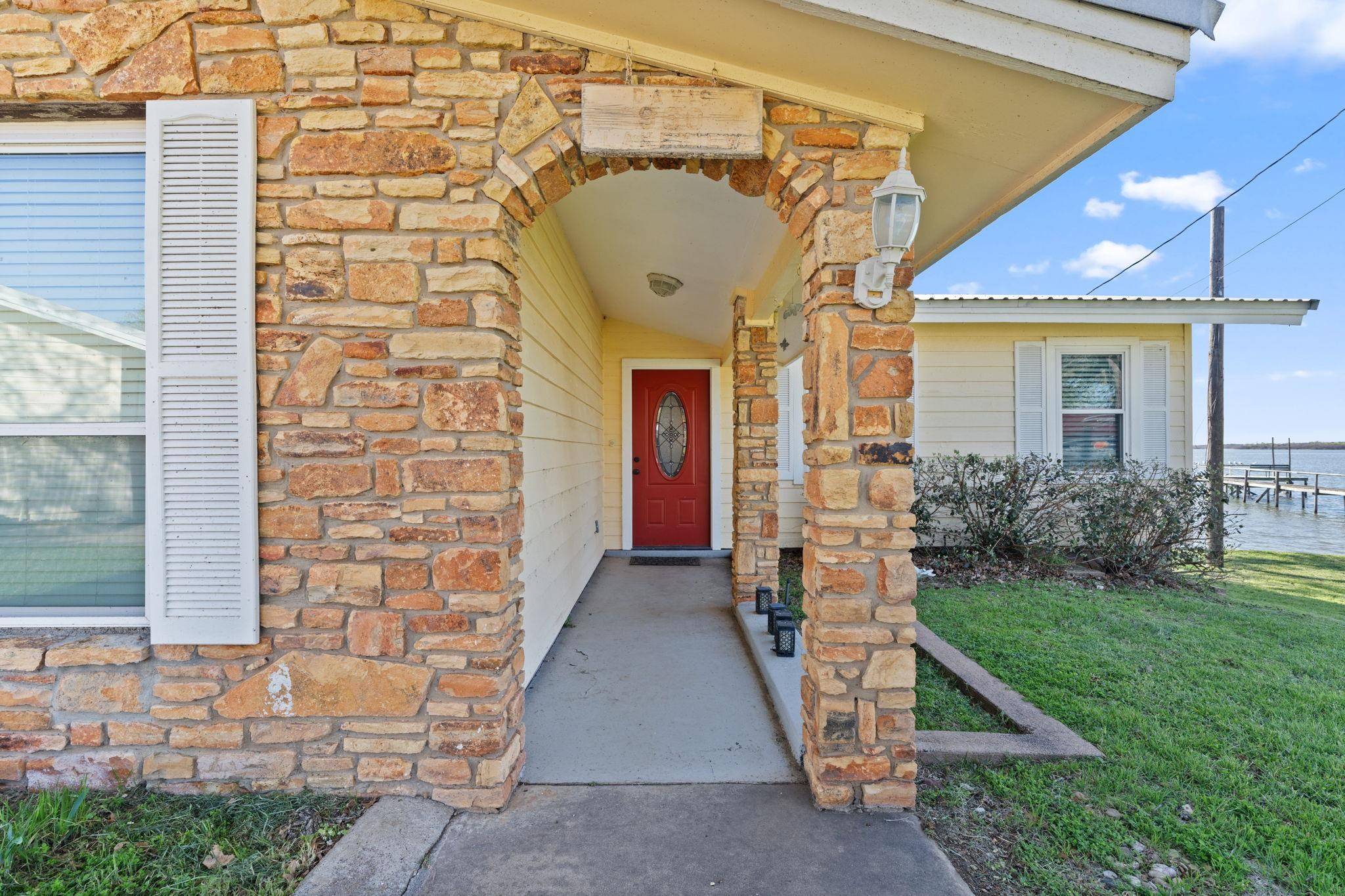 960 Lakeview Dr., Tow, TX 78672
