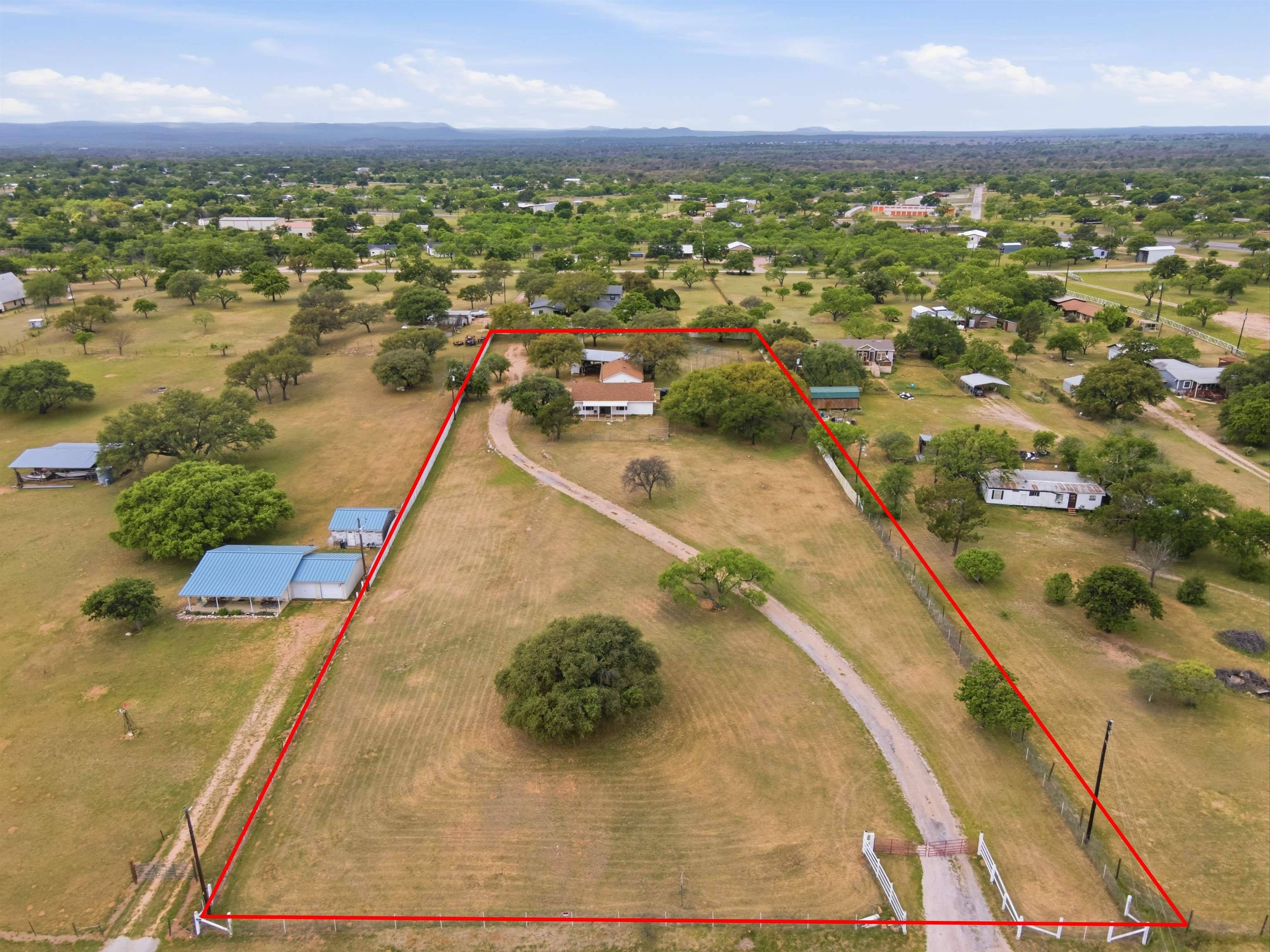 1651 Roselea Dr, Buchanan Dam, TX 78609
