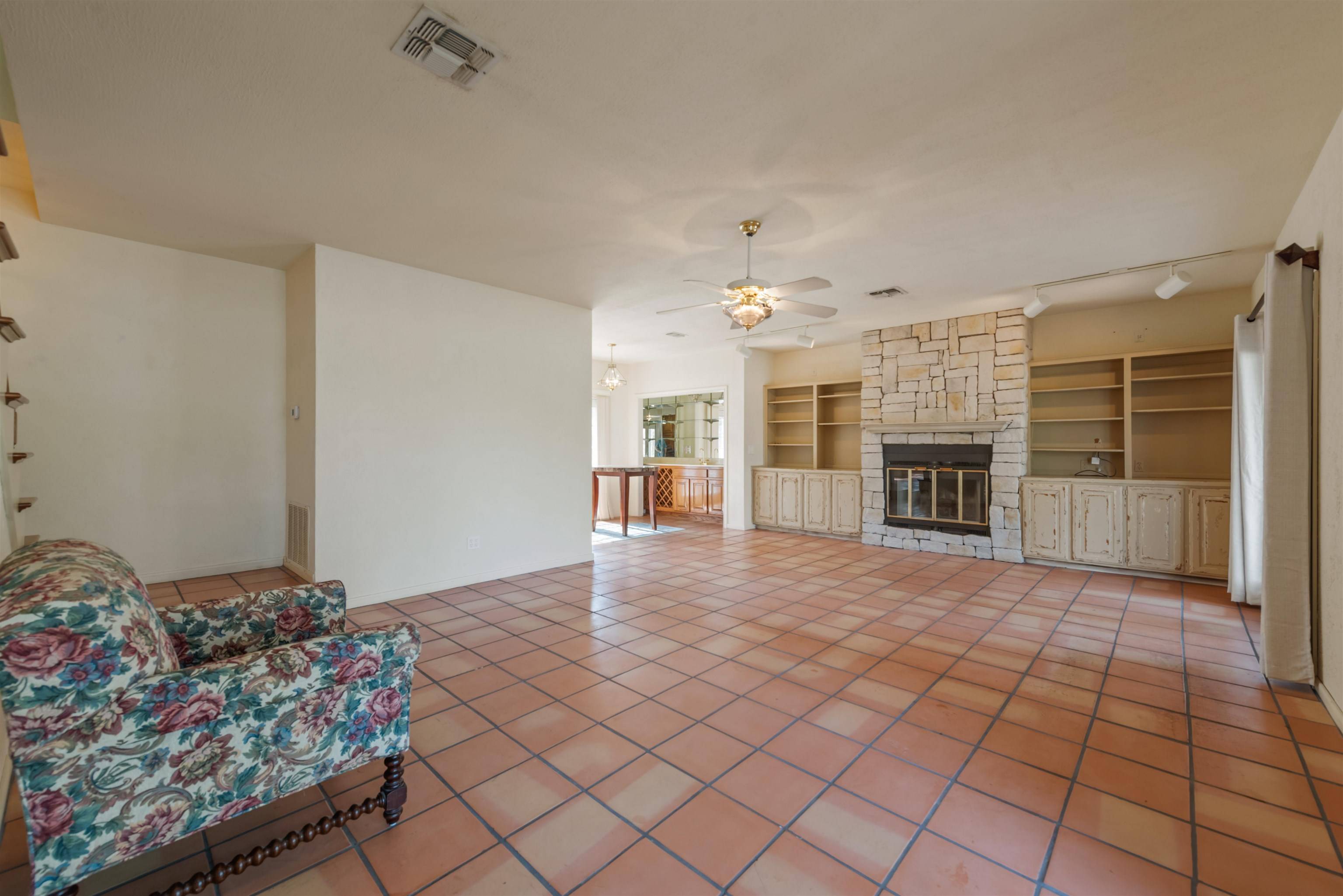 4948 Travis Oaks DR, Marble Falls, TX 78654-4058