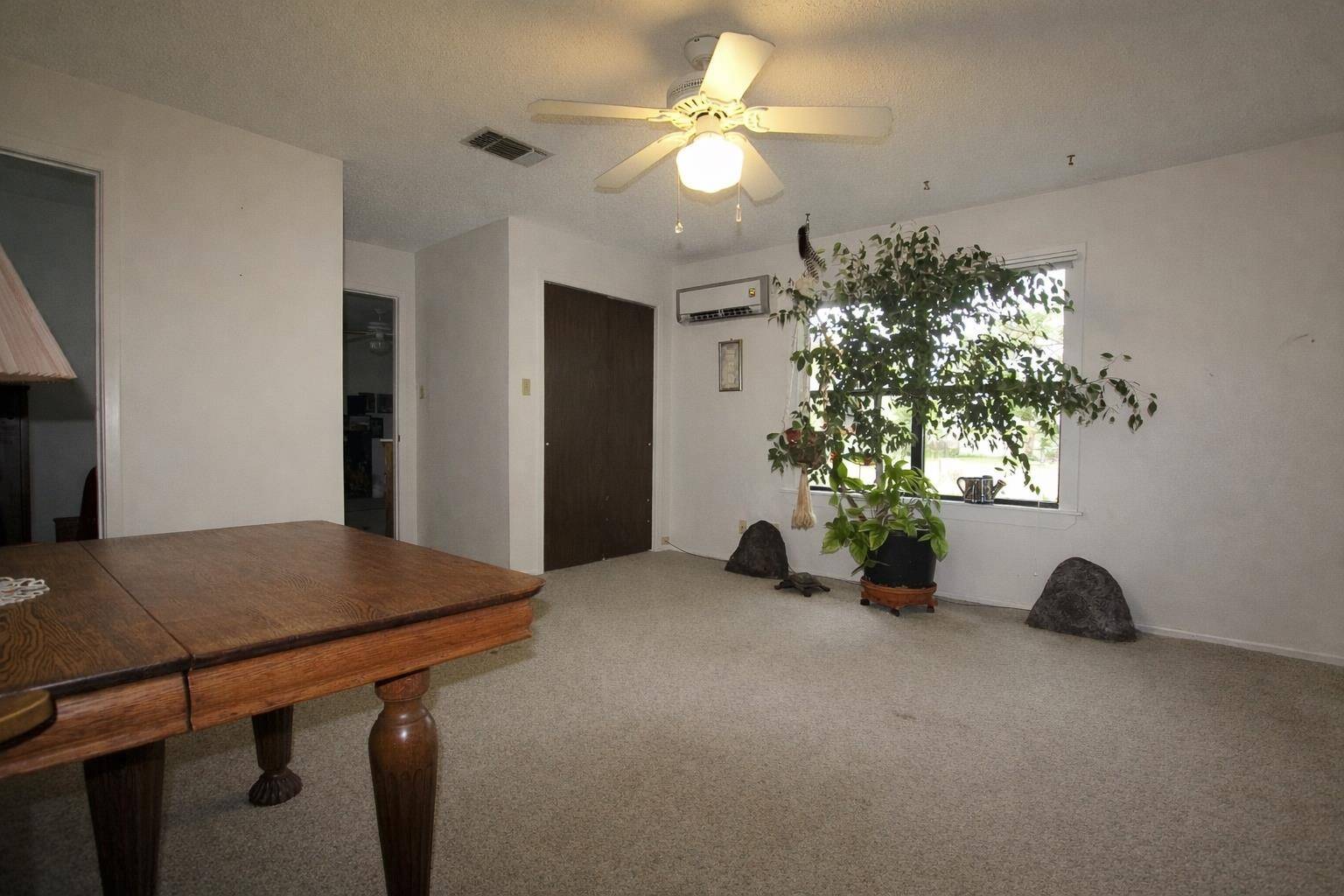 1208 Olive ST, Llano, TX 78643