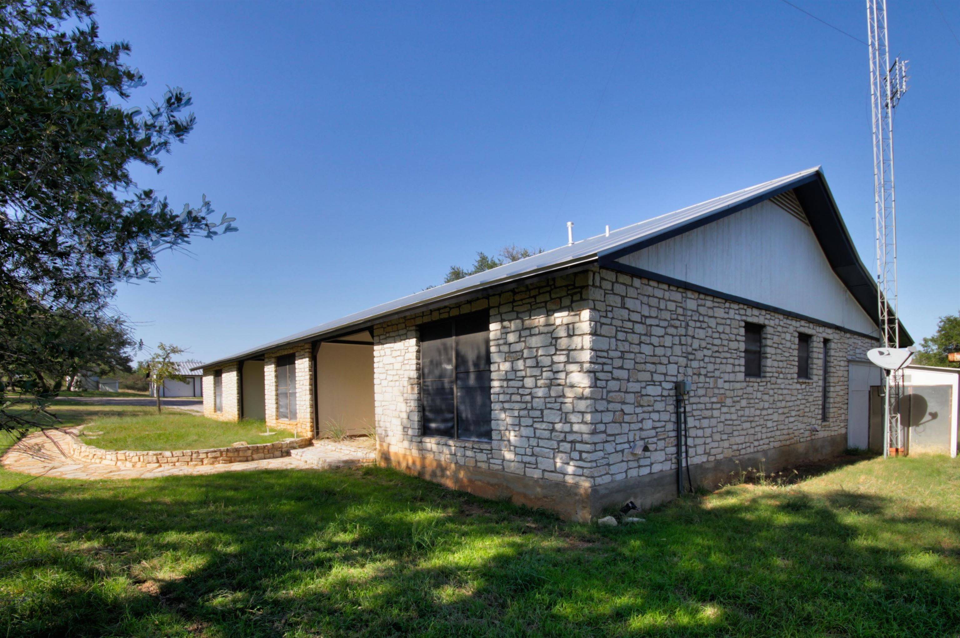 132 Offer Lane, Llano, TX 78643