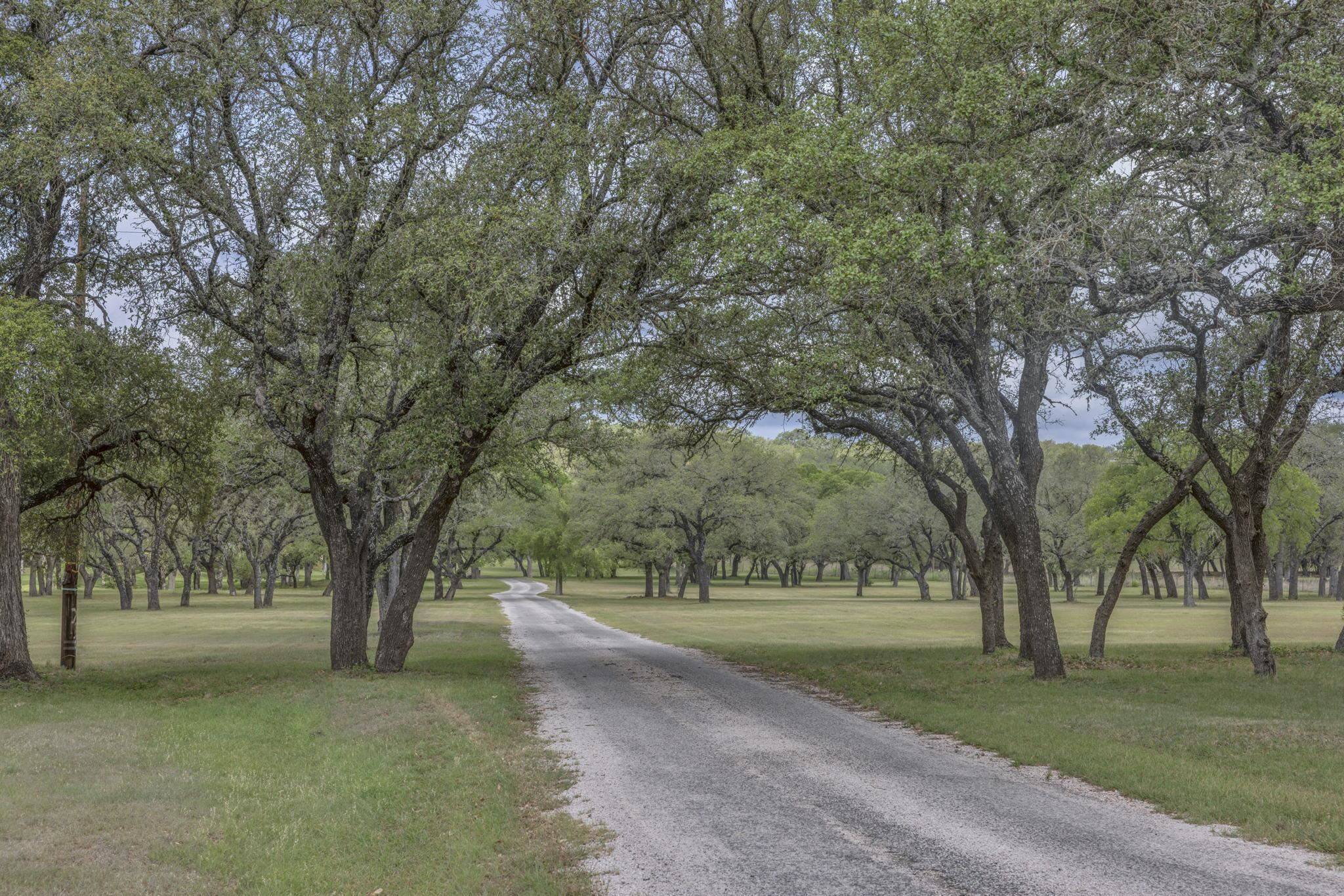 1912 US-281 S HWY, Johnson City, TX 78636