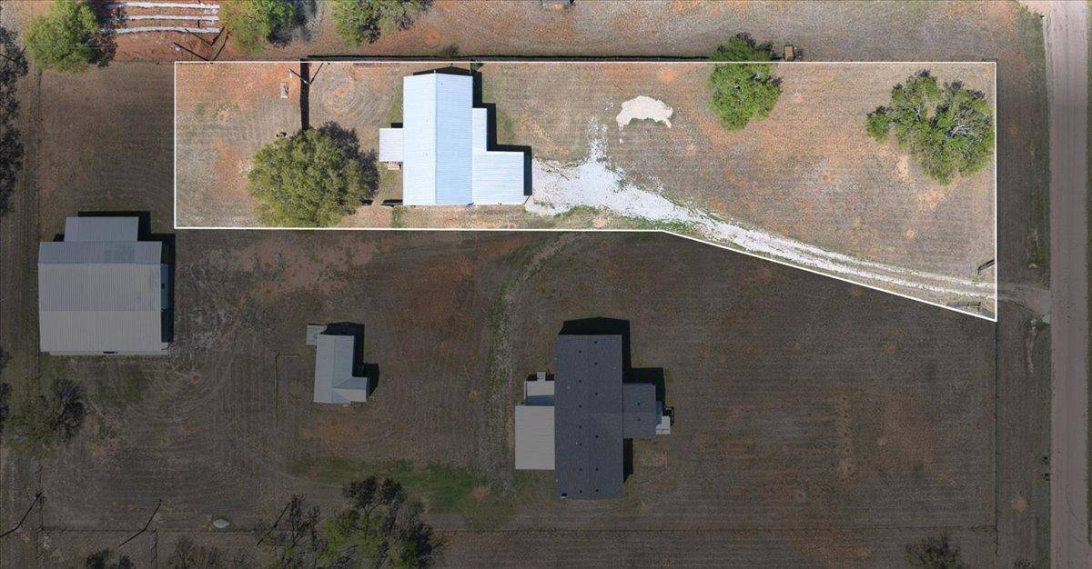 243 E Flag Creek Ranch RD, Llano, TX 78643