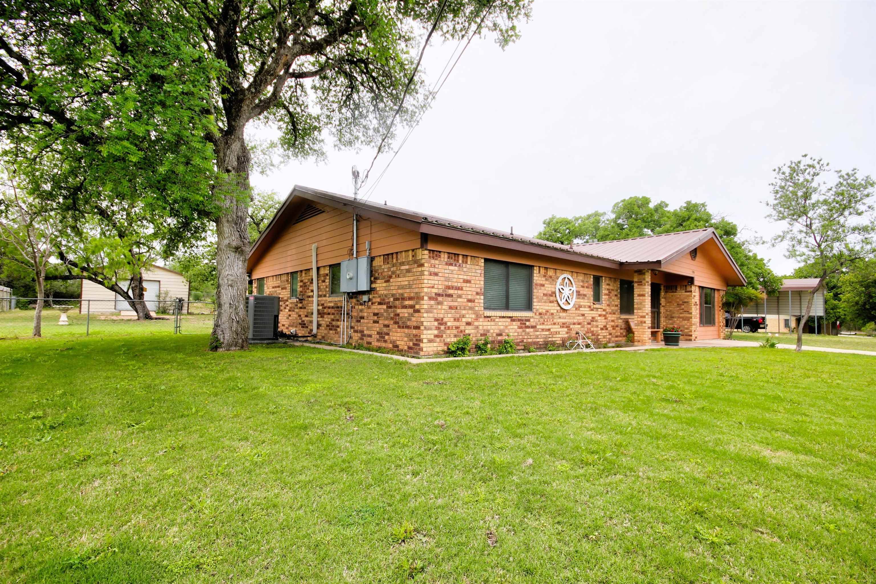 205 Reven Acres, Kingsland, TX 78639