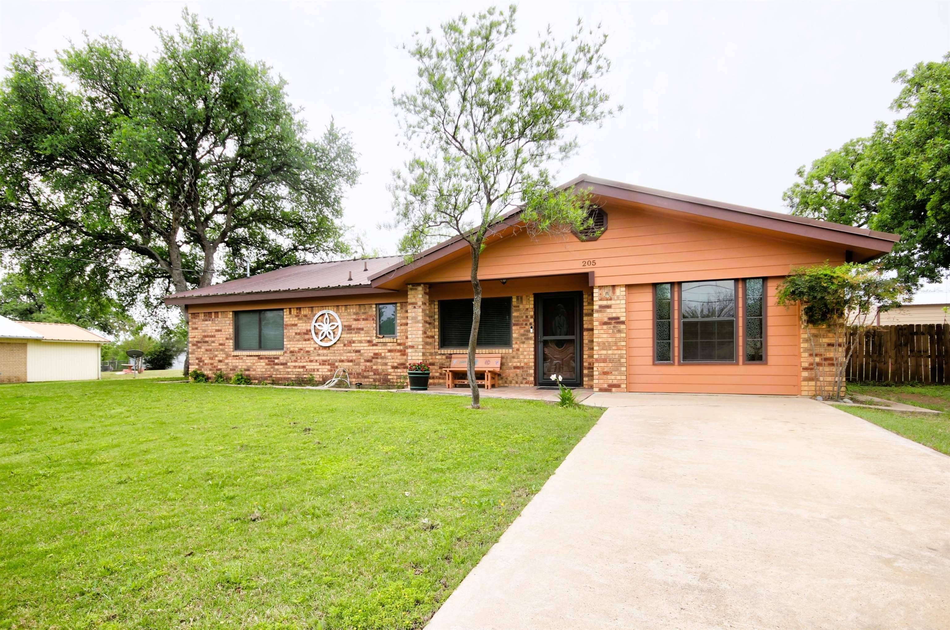 205 Reven Acres, Kingsland, TX 78639