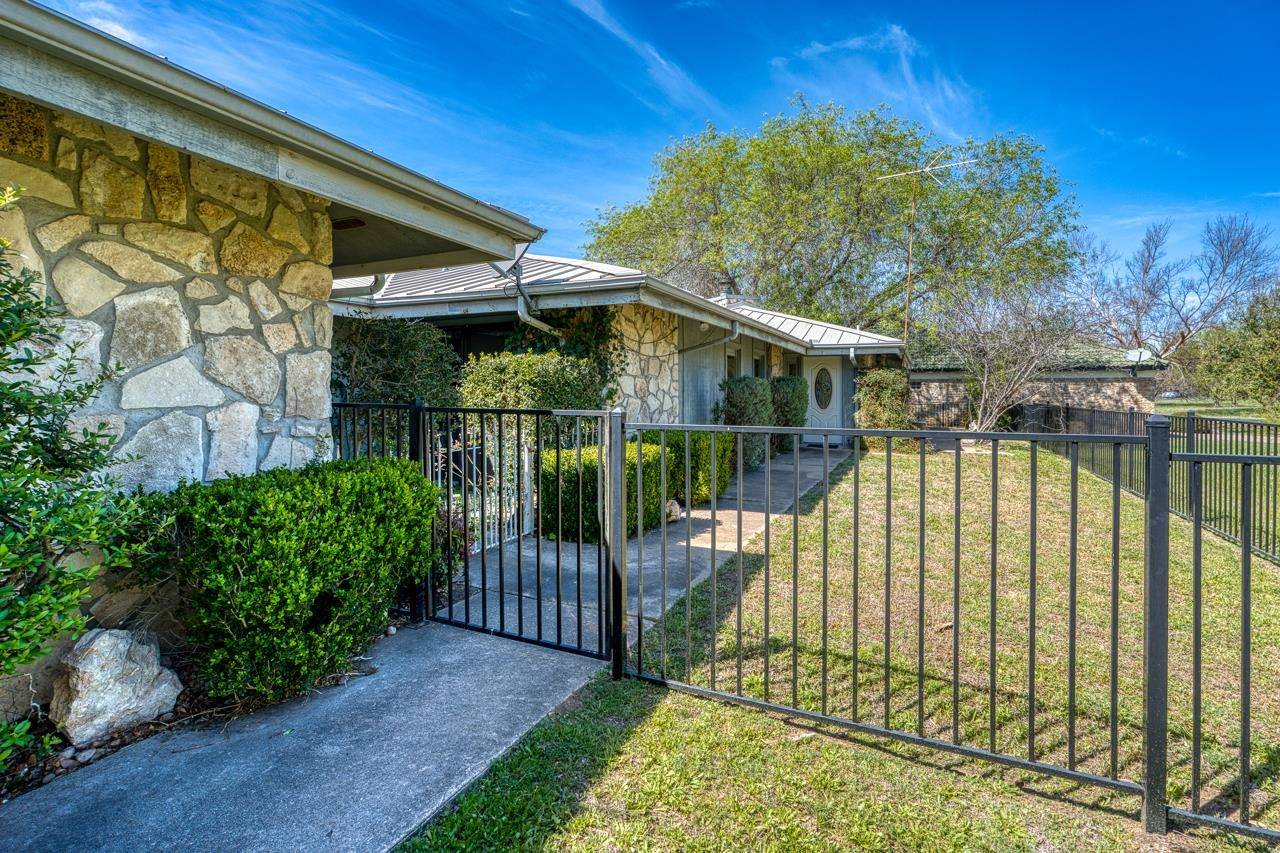 1504 Azure, Horseshoe Bay, TX 78657