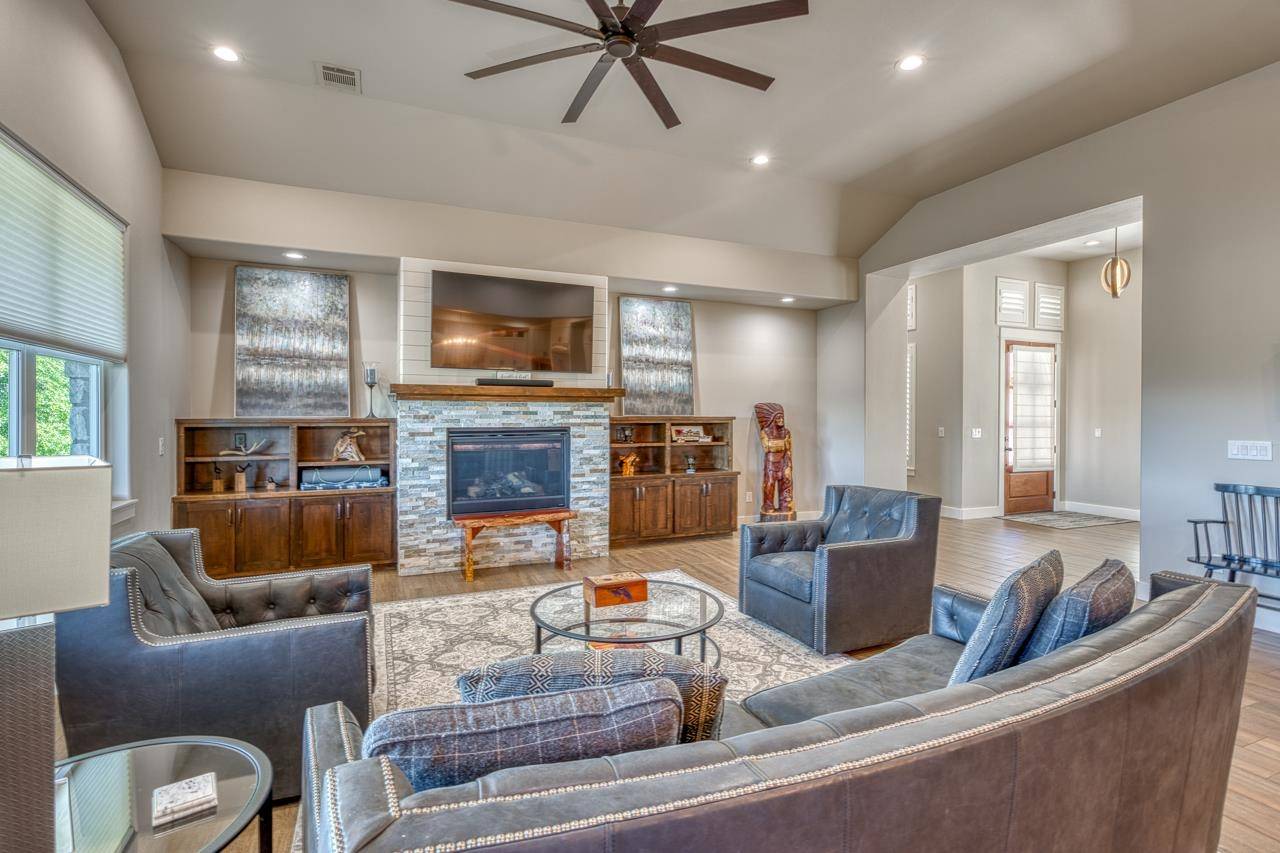 124 Apache Tears, Horseshoe Bay, TX 78657