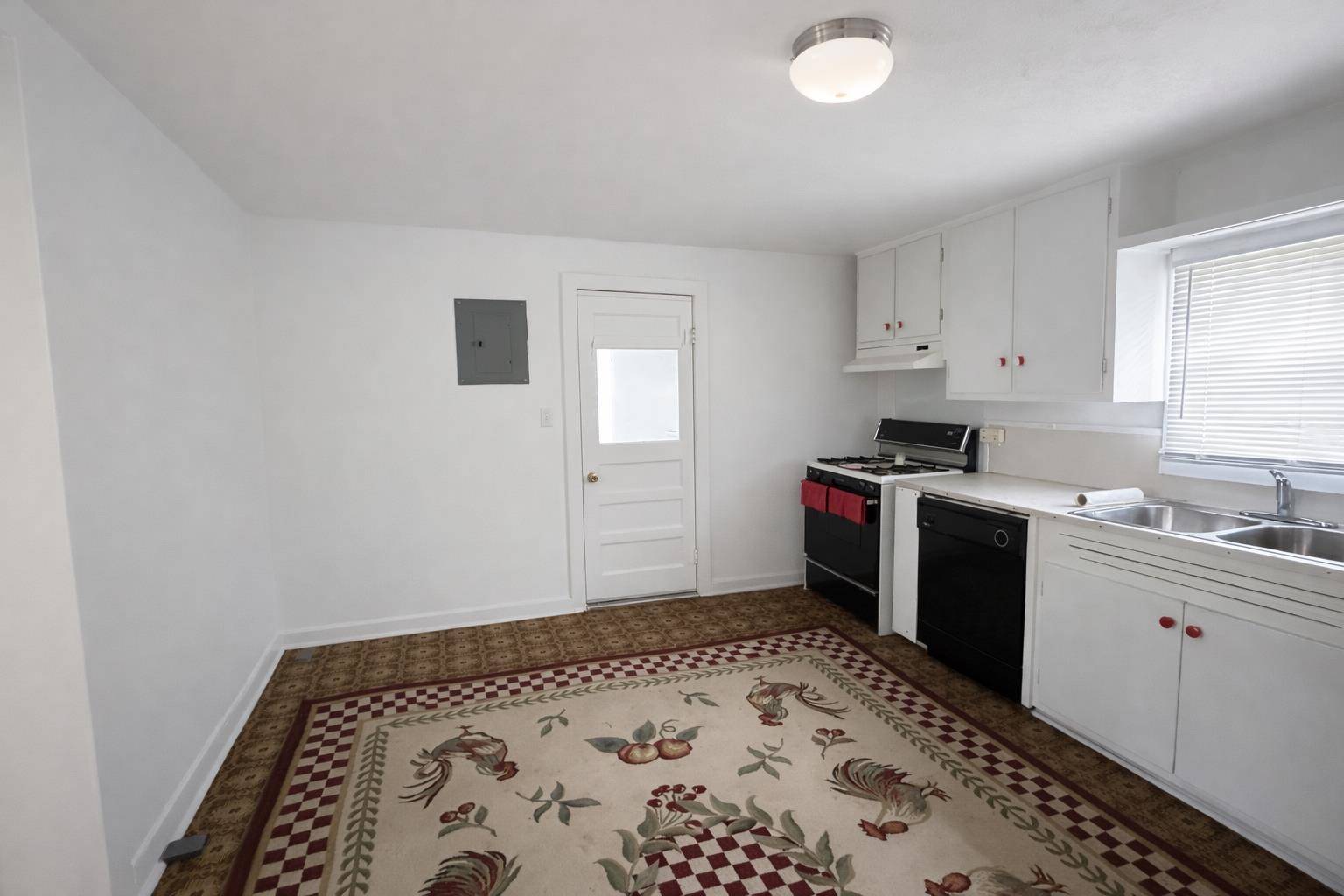 509 E Austin, Llano, TX 78643